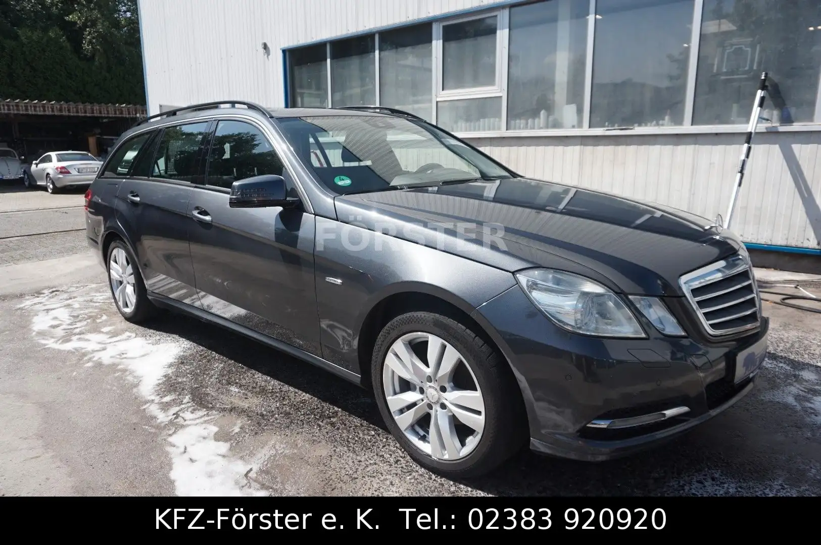 Mercedes-Benz E 220 E -Klasse T-Modell E 220 CDI BlueEfficiency Grau - 2