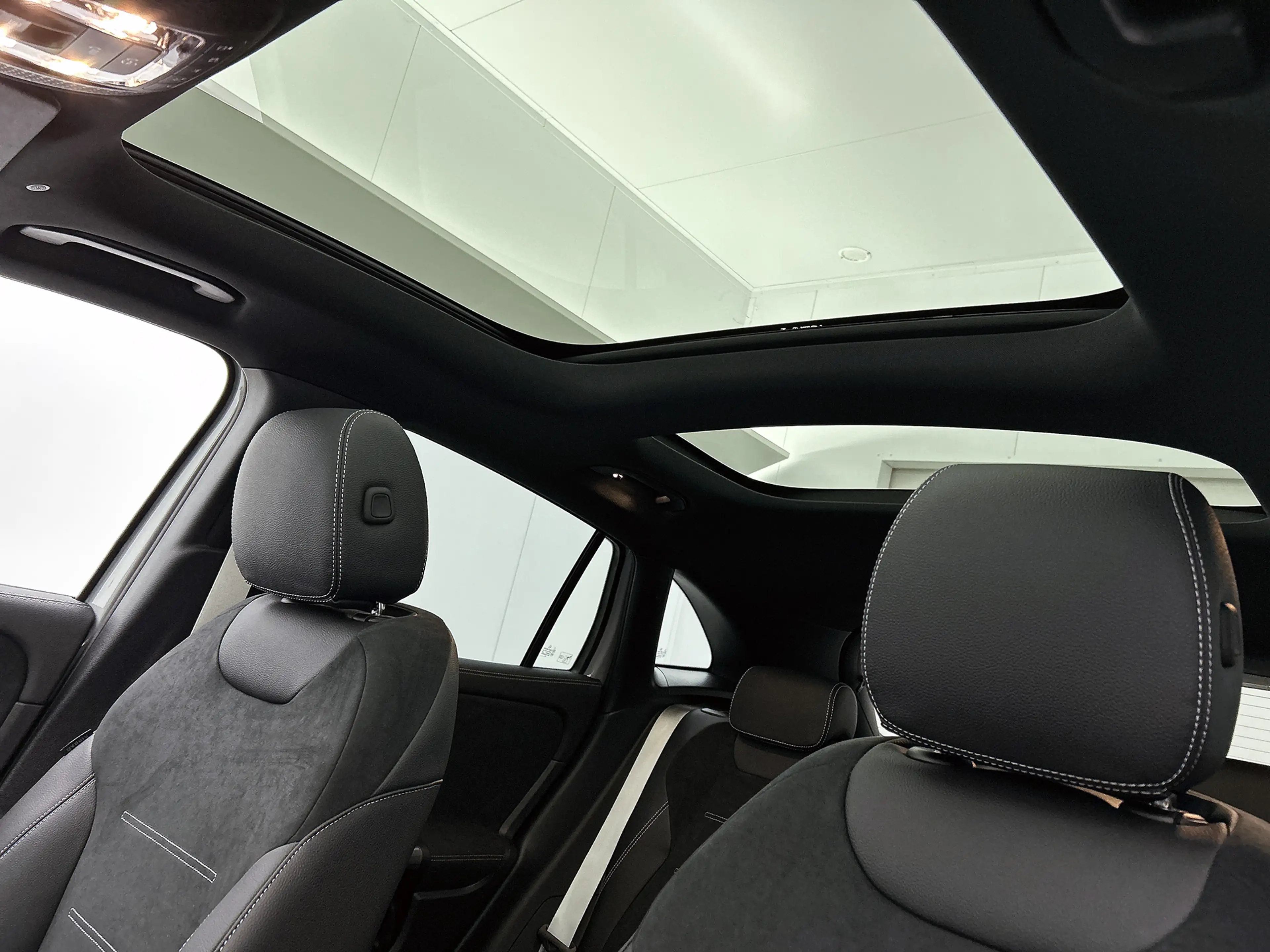 Mercedes-Benz GLA 250 e 140 Year Edition | Plus pakket | Nightpakket | T — photo 12