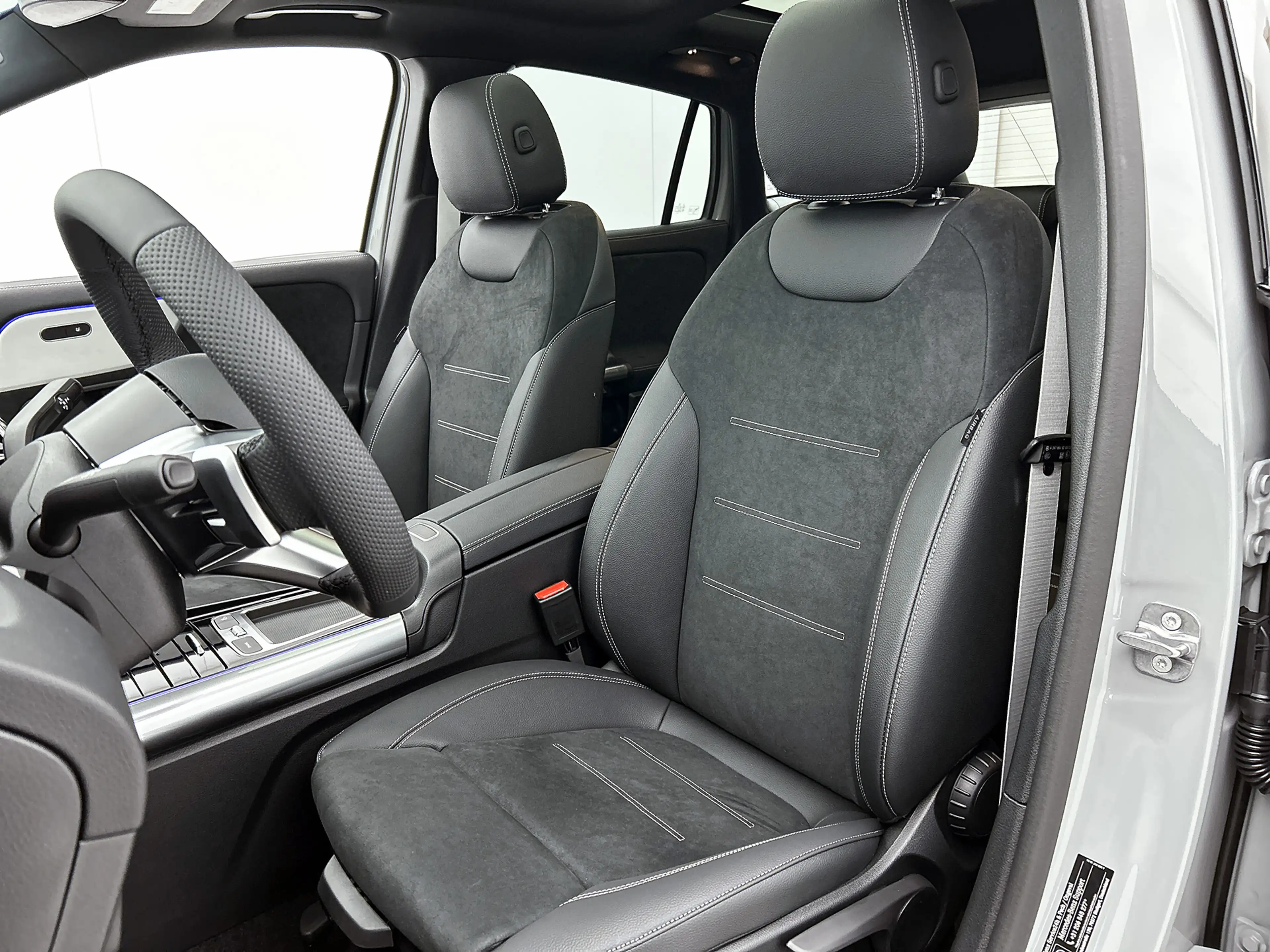 Mercedes-Benz GLA 250 e 140 Year Edition | Plus pakket | Nightpakket | T — photo 5