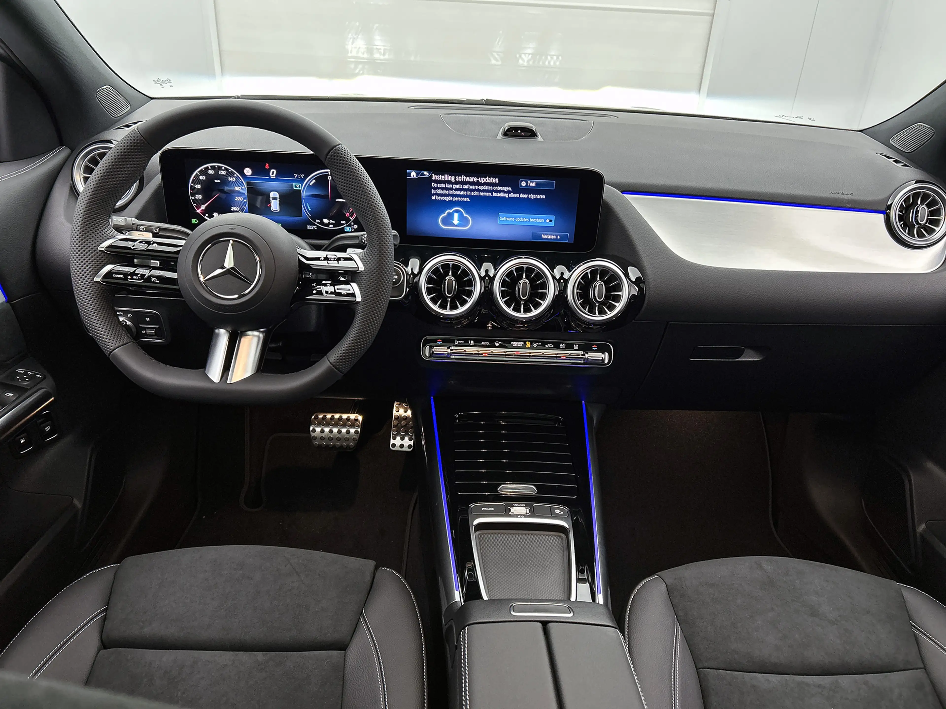 Mercedes-Benz GLA 250 e 140 Year Edition | Plus pakket | Nightpakket | T — photo 4