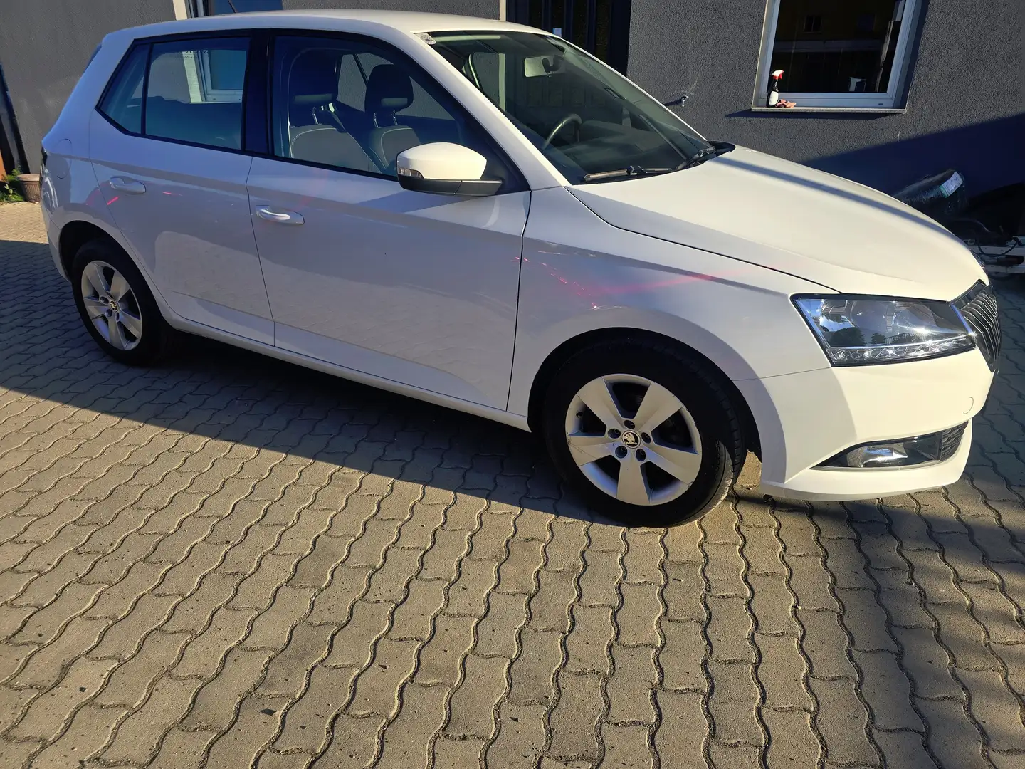 Skoda Fabia 125 1,0 Weiß - 2
