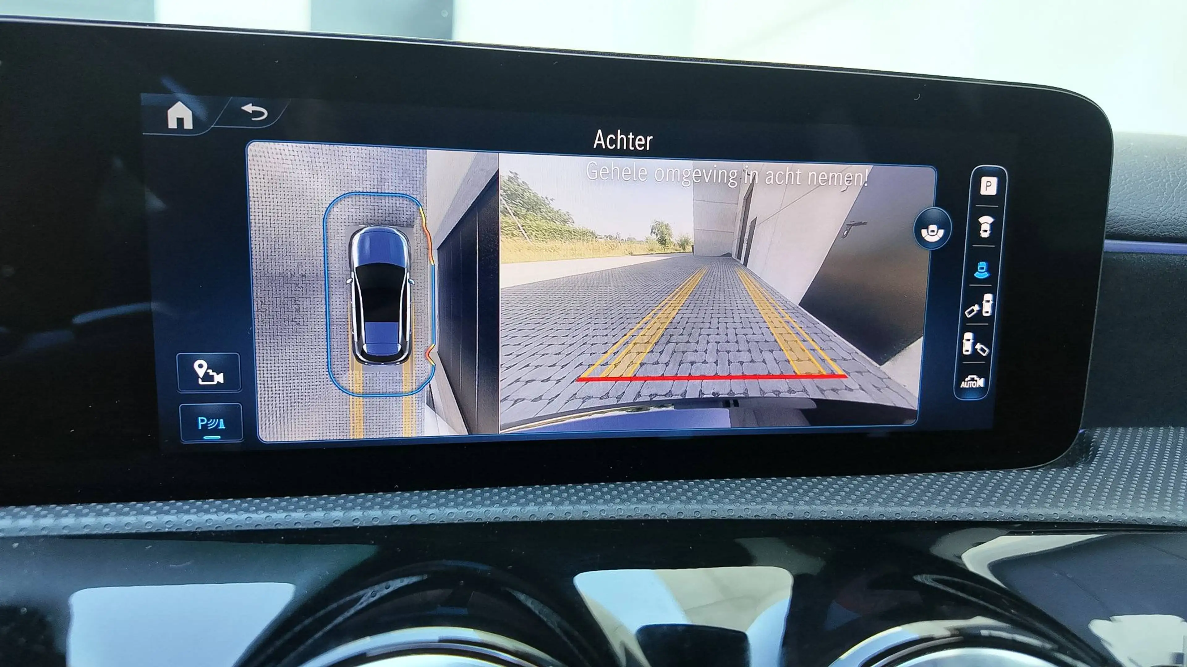 Mercedes-Benz A 45 AMG S 4-Matic / PANO / BURMESTER / HUD / MULTIBEAM LED / TRACK PACE / SPOILER — photo 14