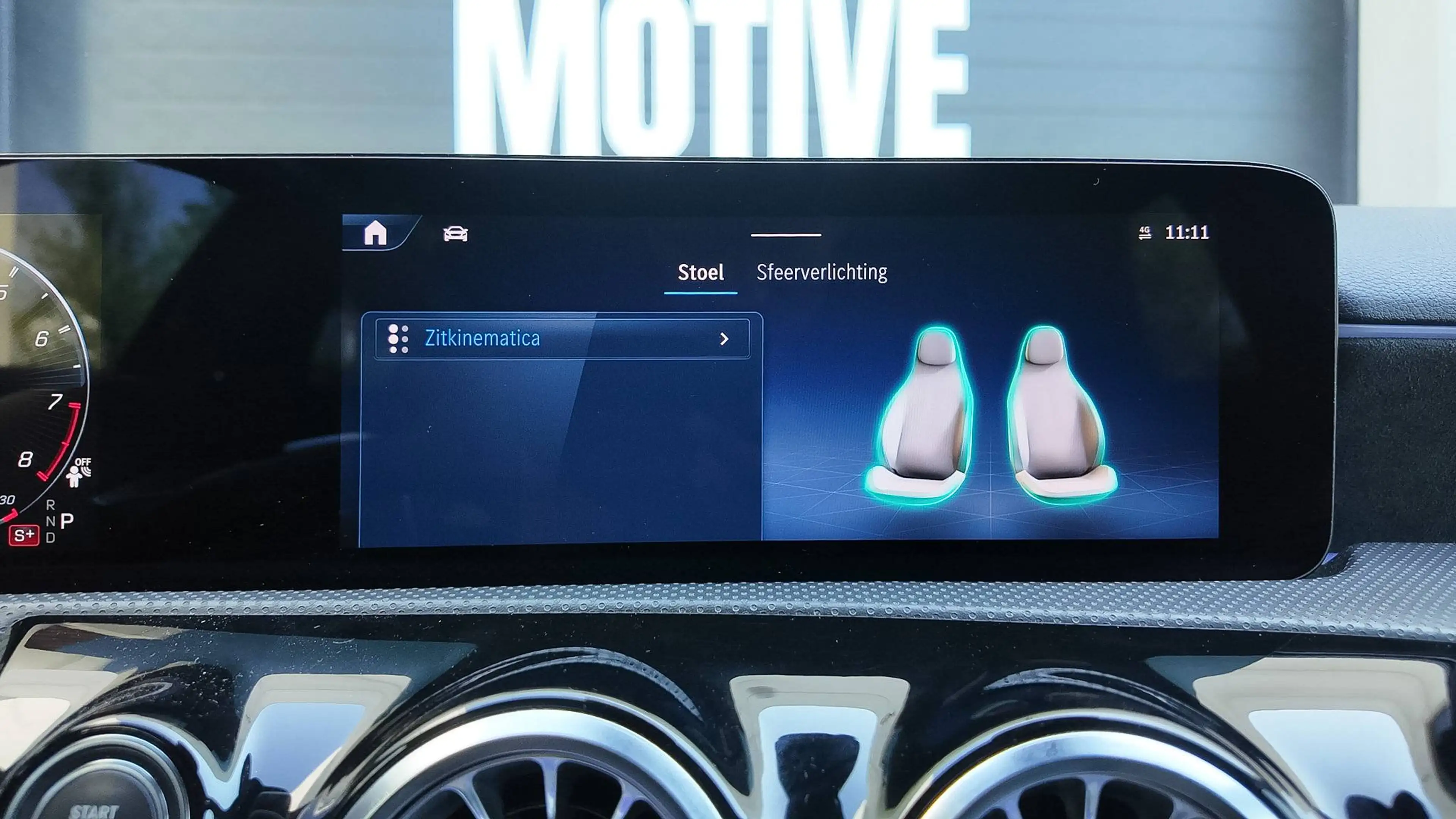 Mercedes-Benz A 45 AMG S 4-Matic / PANO / BURMESTER / HUD / MULTIBEAM LED / TRACK PACE / SPOILER — photo 11