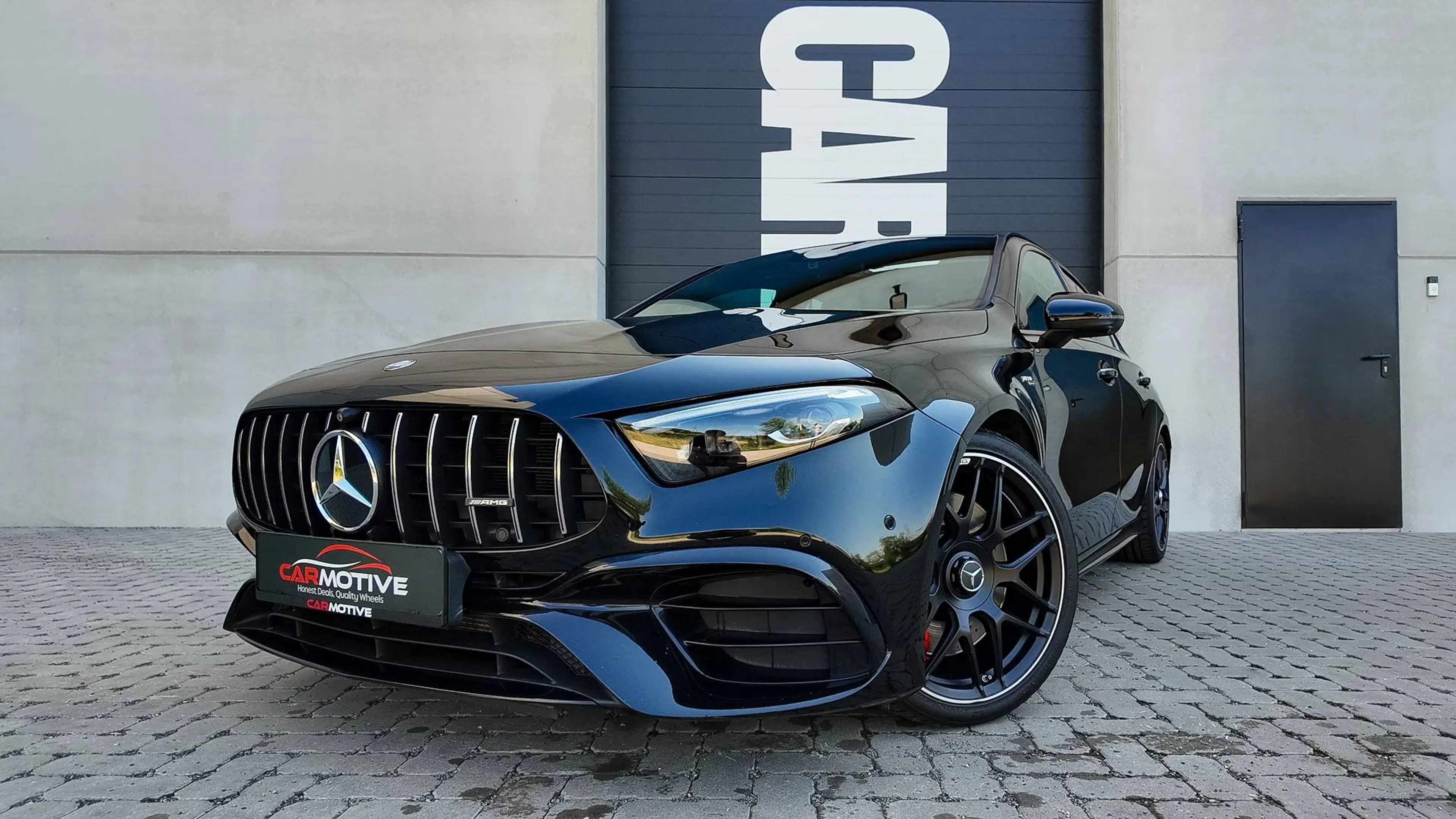 Mercedes-Benz A 45 AMG S 4-Matic / PANO / BURMESTER / HUD / MULTIBEAM LED / TRACK PACE / SPOILER
