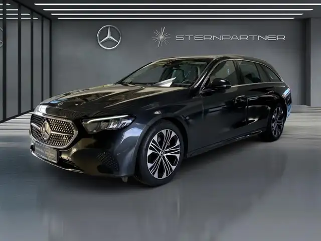 Mercedes-Benz E 220 d 4M T Avantgarde+AHK+Kamera+Distro.+Ambie
