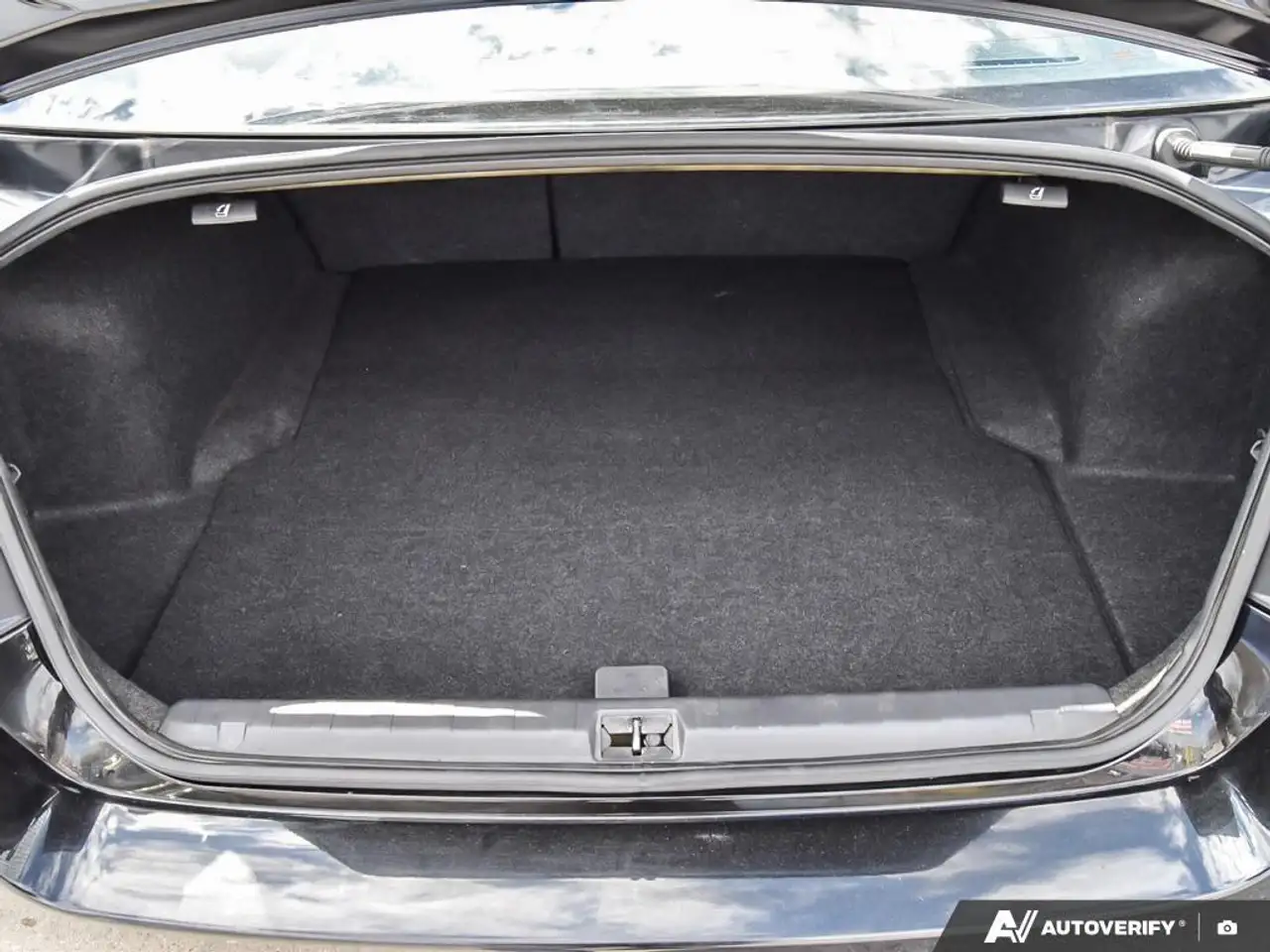 Subaru Legacy снимка Subaru Legacy