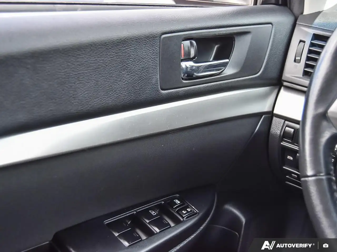 Subaru Legacy снимка Subaru Legacy