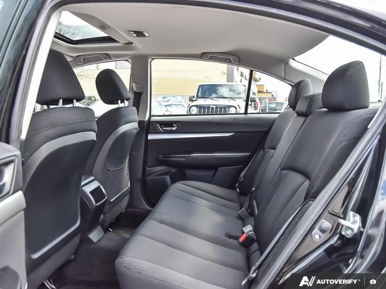 Subaru Legacy снимка Subaru Legacy
