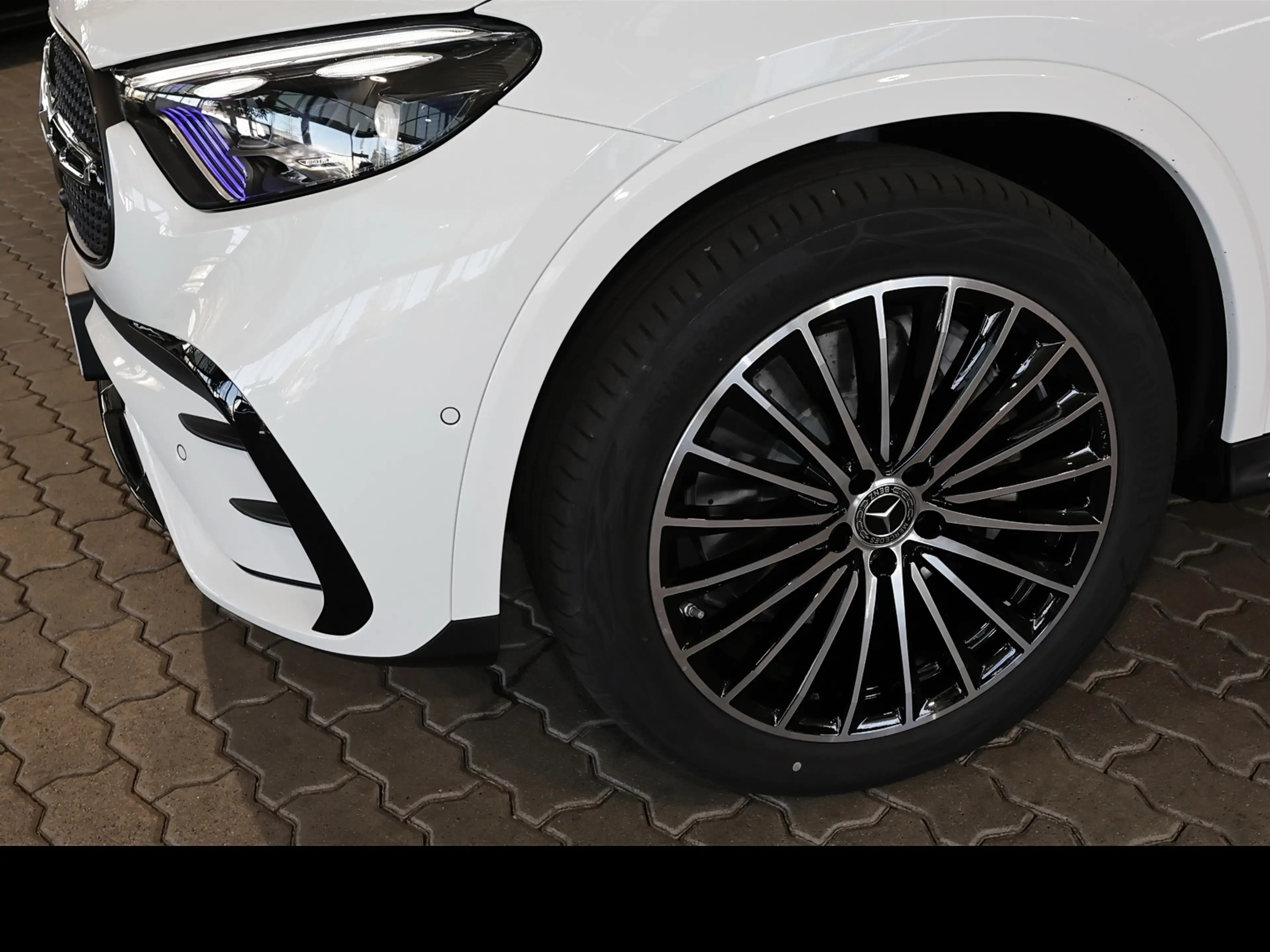 Mercedes-Benz GLC 220 d 4M AMG MBUX+DIG-LED+360°+AHK+Pano+20 — photo 3