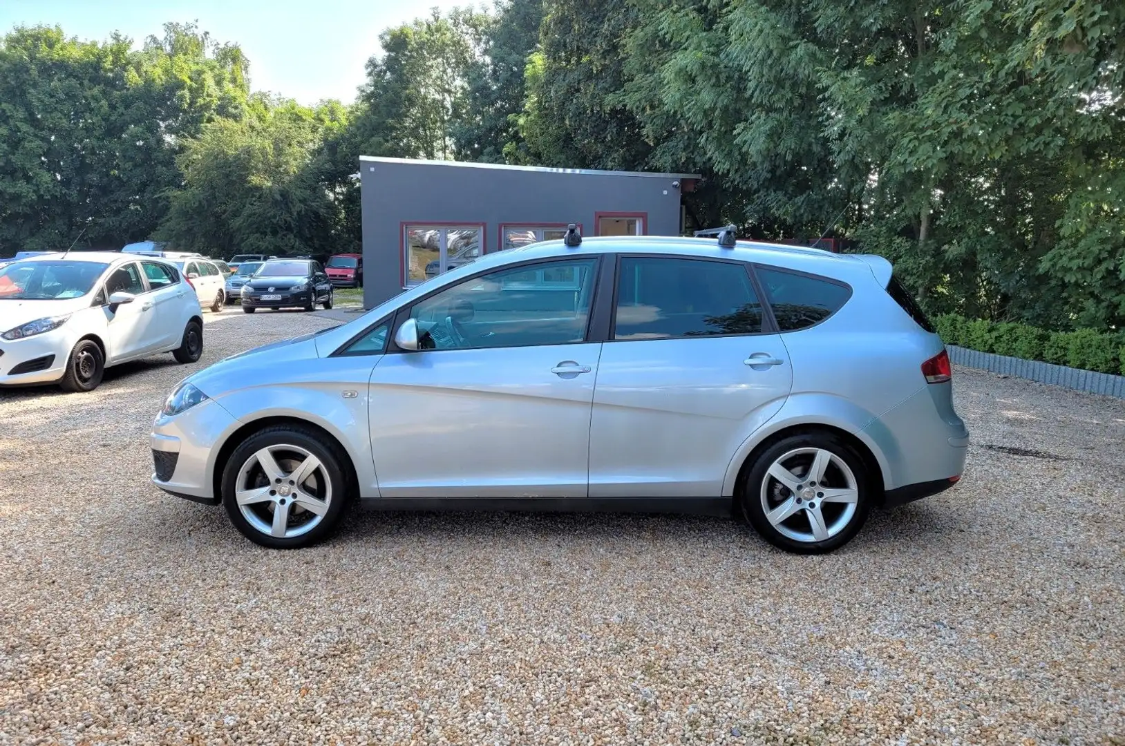 SEAT Altea XL 2.0 Eur 5*SR+LMF*WR*Temp*SZH*PDC*Klima* Grau - 2