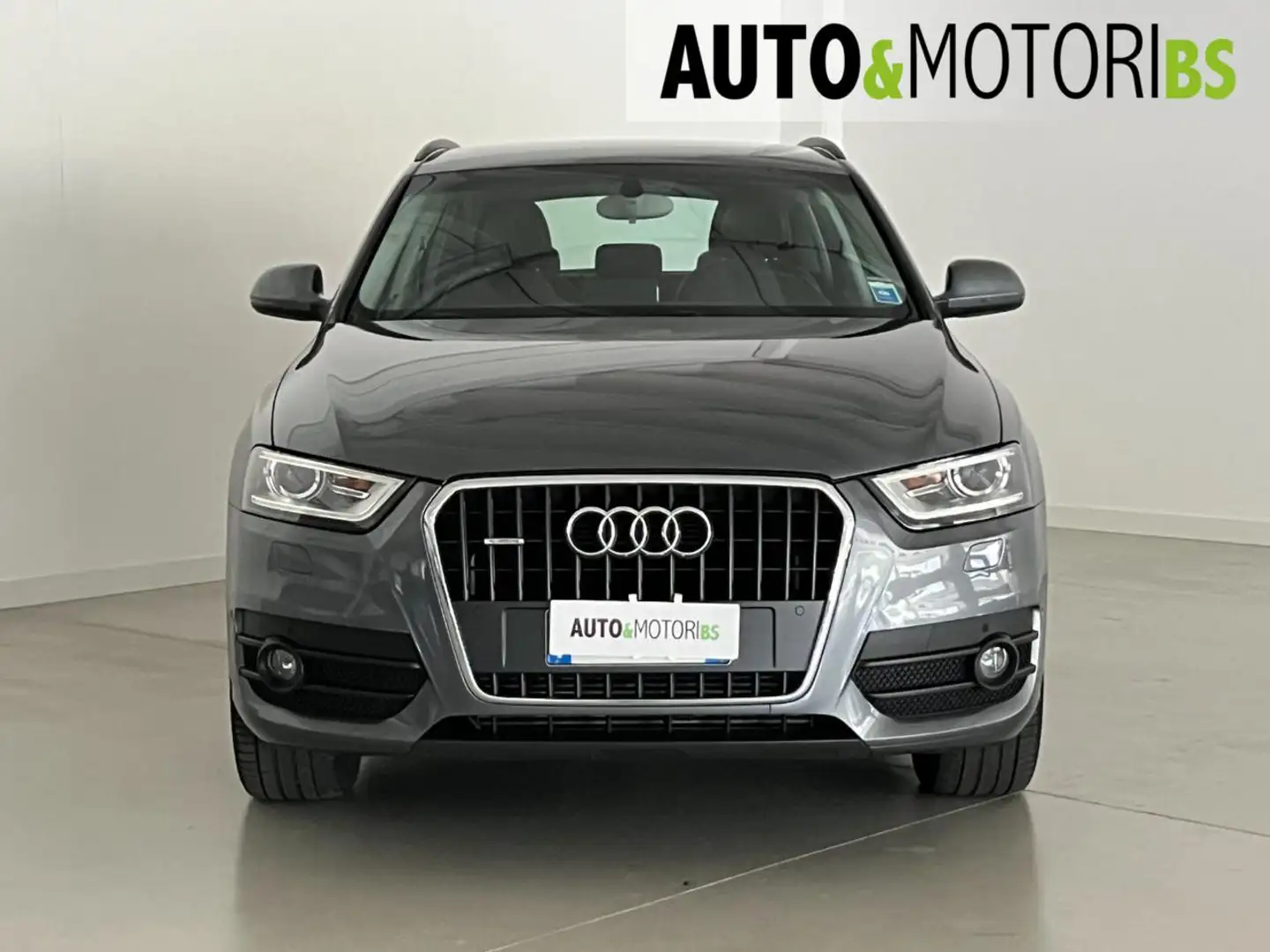 Audi Q3 2.0 TDI 177 CV quattro S tronic Advanced Plus Grau - 2