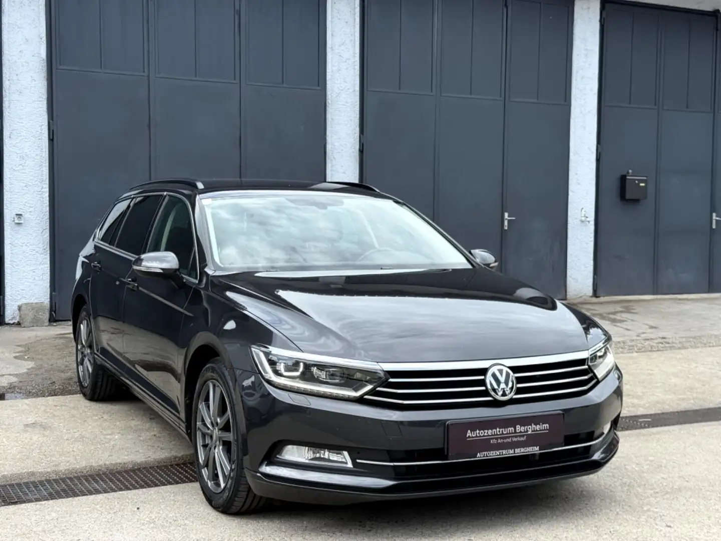 Volkswagen Passat Comfortline 2,0 TDI SCR Grau - 1