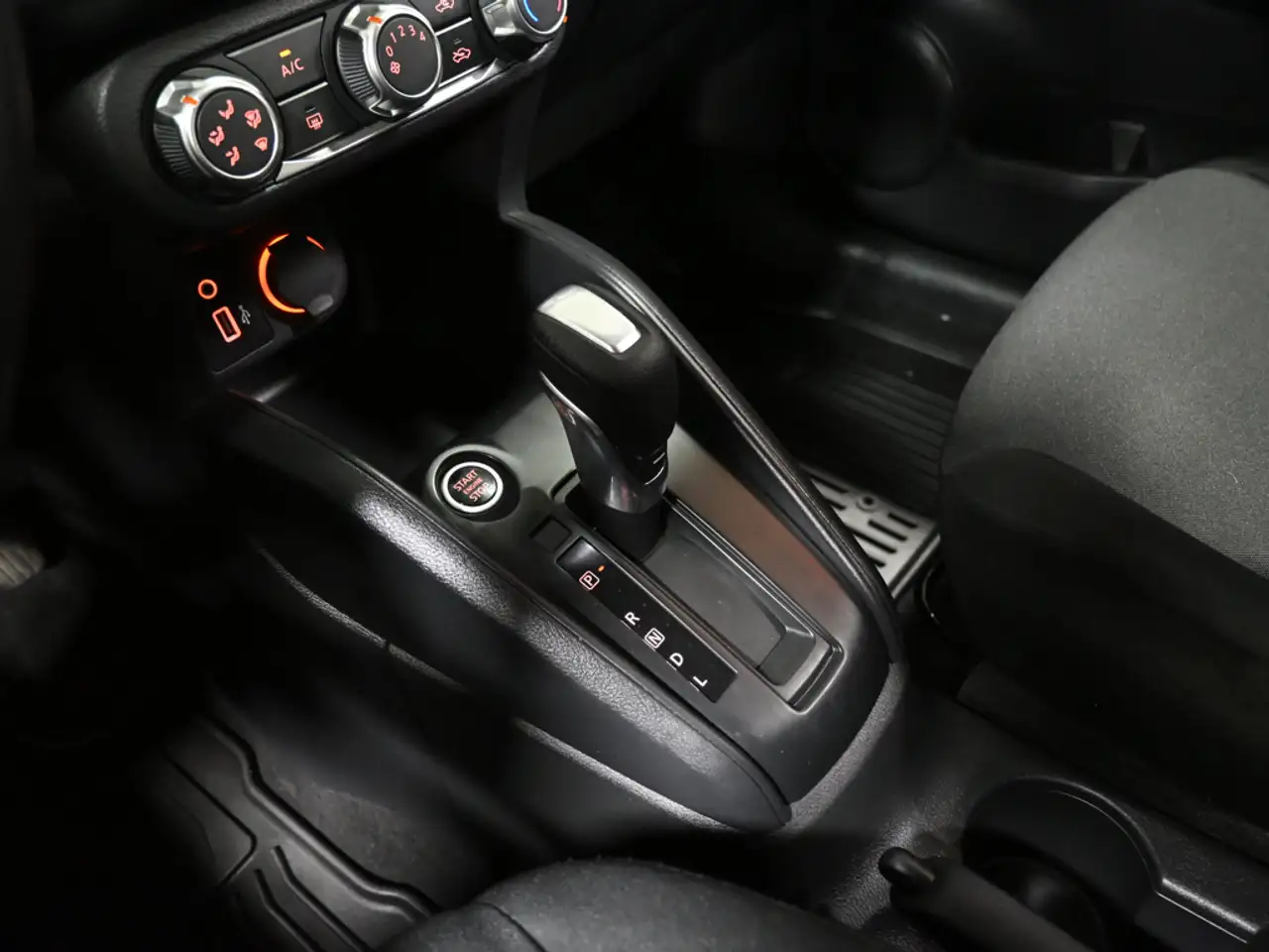Nissan Kicks снимка Nissan Kicks