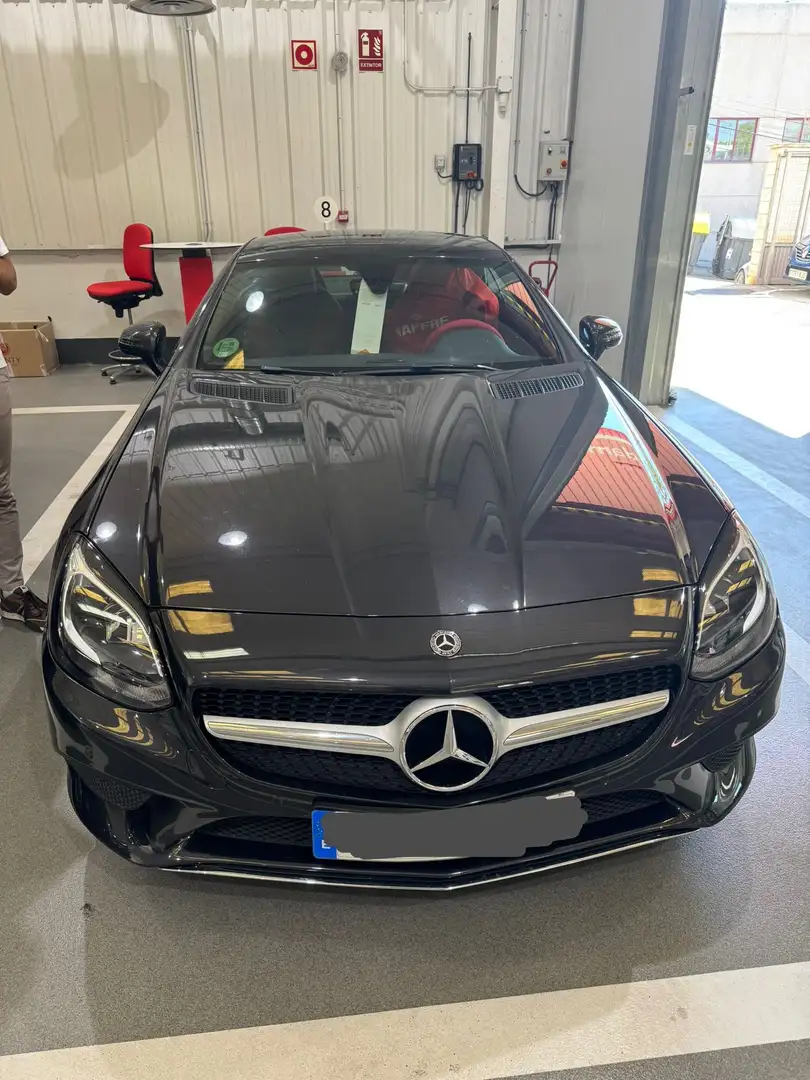 Mercedes-Benz SLC 180 AMG Schwarz - 1