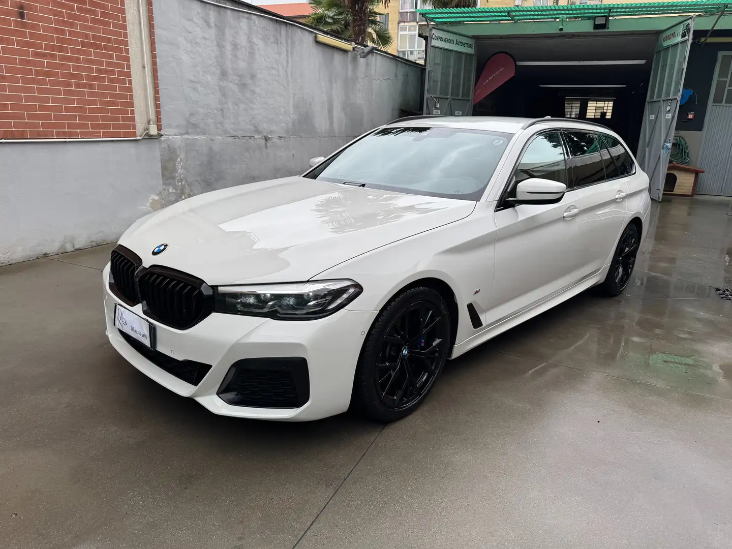BMW 520 G31d Touring LCI mhev 48V xdrive Msport auto Bianco - 1