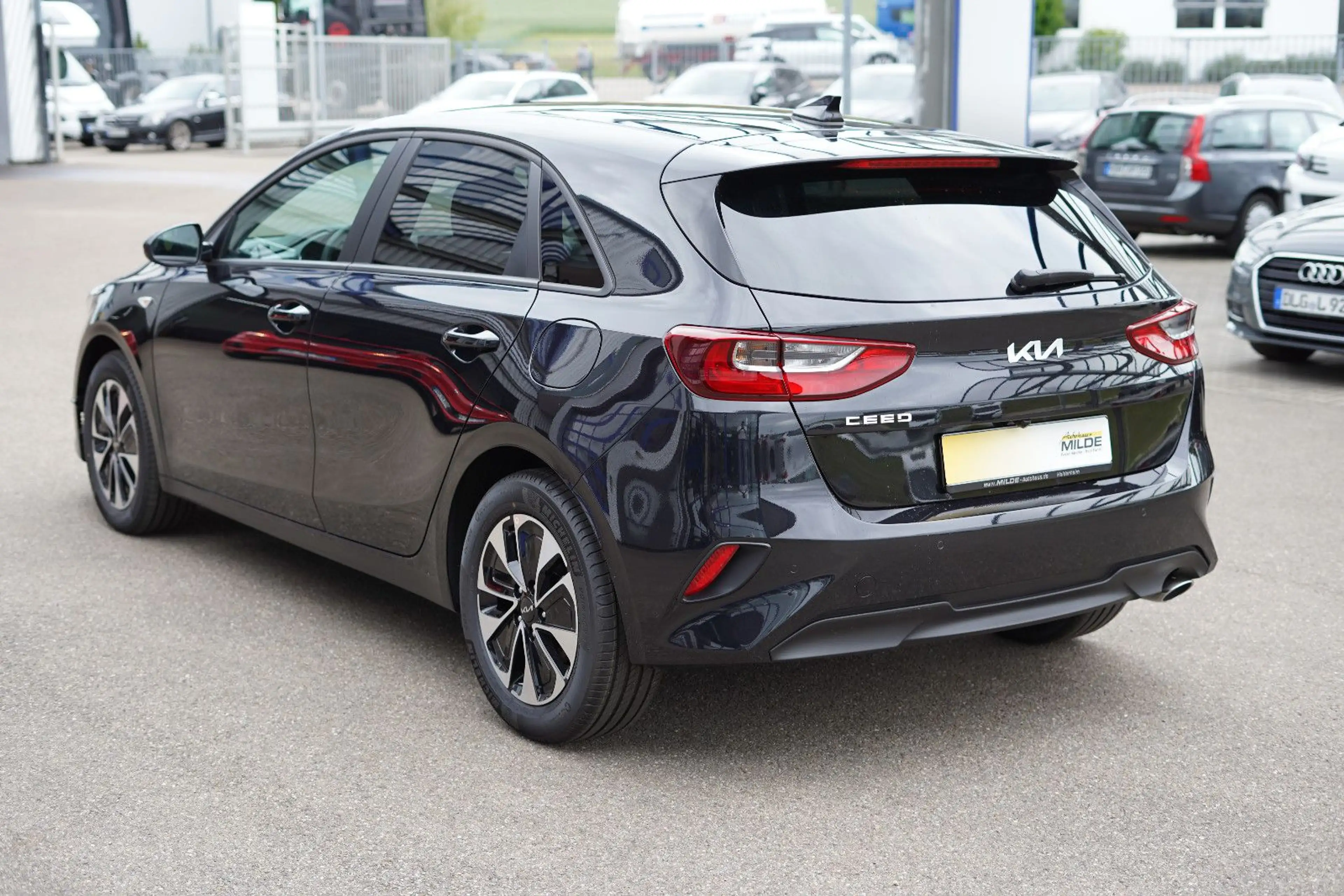 Kia Ceed / cee'd CEED 140 PS AUTOMATIK SHZ KAMERA NAVI PRIVACY — photo 4
