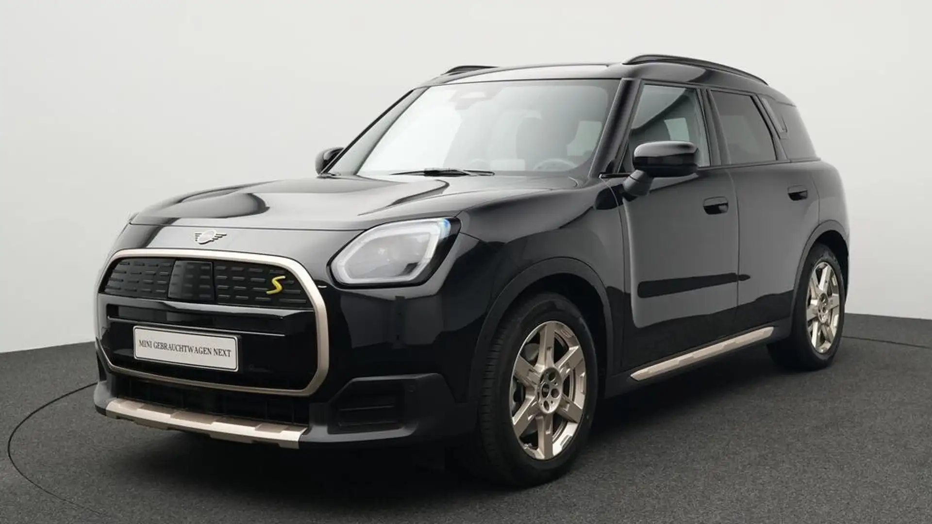 MINI Countryman SE All4 Favoured Trim Schwarz - 1