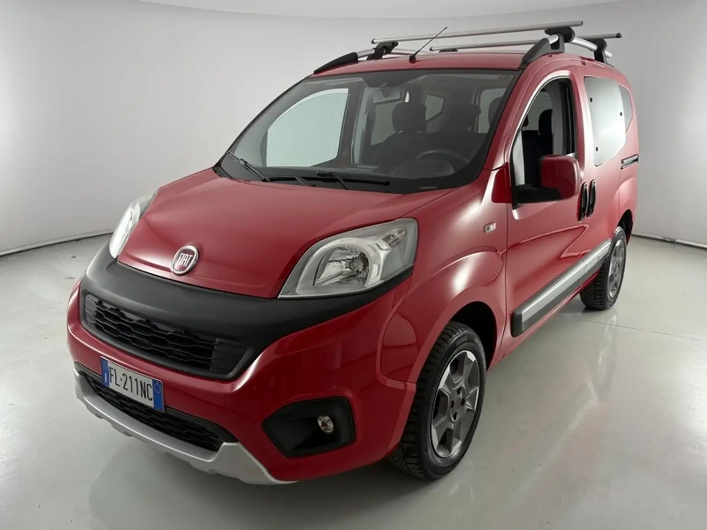 Fiat Qubo 1.3 Multijet Lounge Czerwony - 1