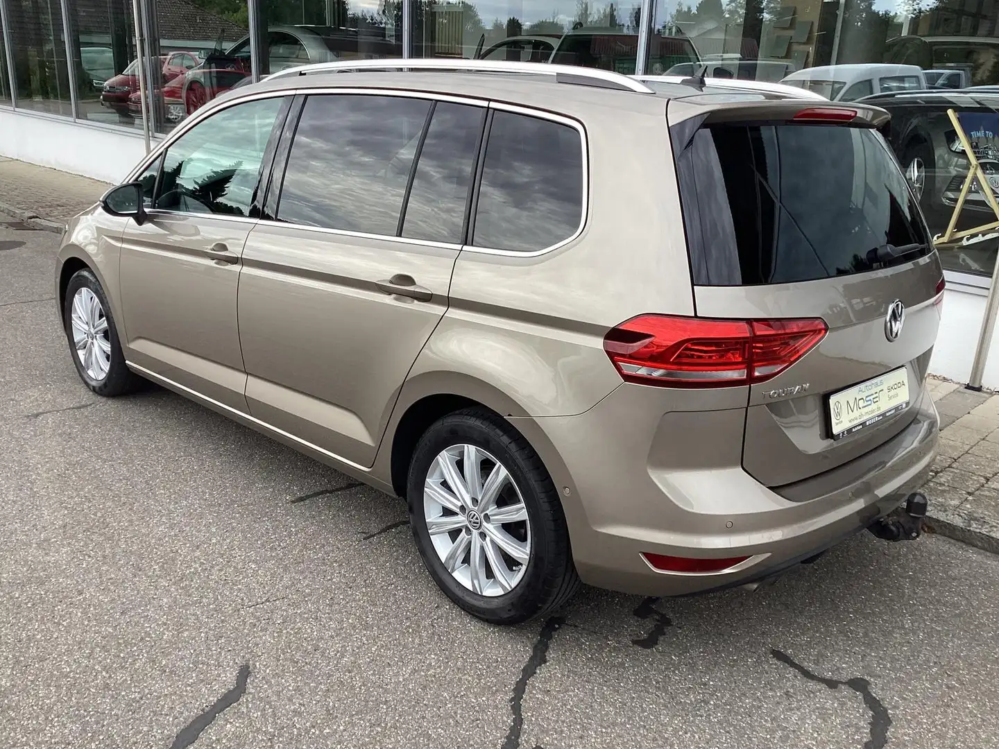 Volkswagen Touran 2.0 TDI Highline/ACC/LED/Navi/Pano/AHK Beige - 2