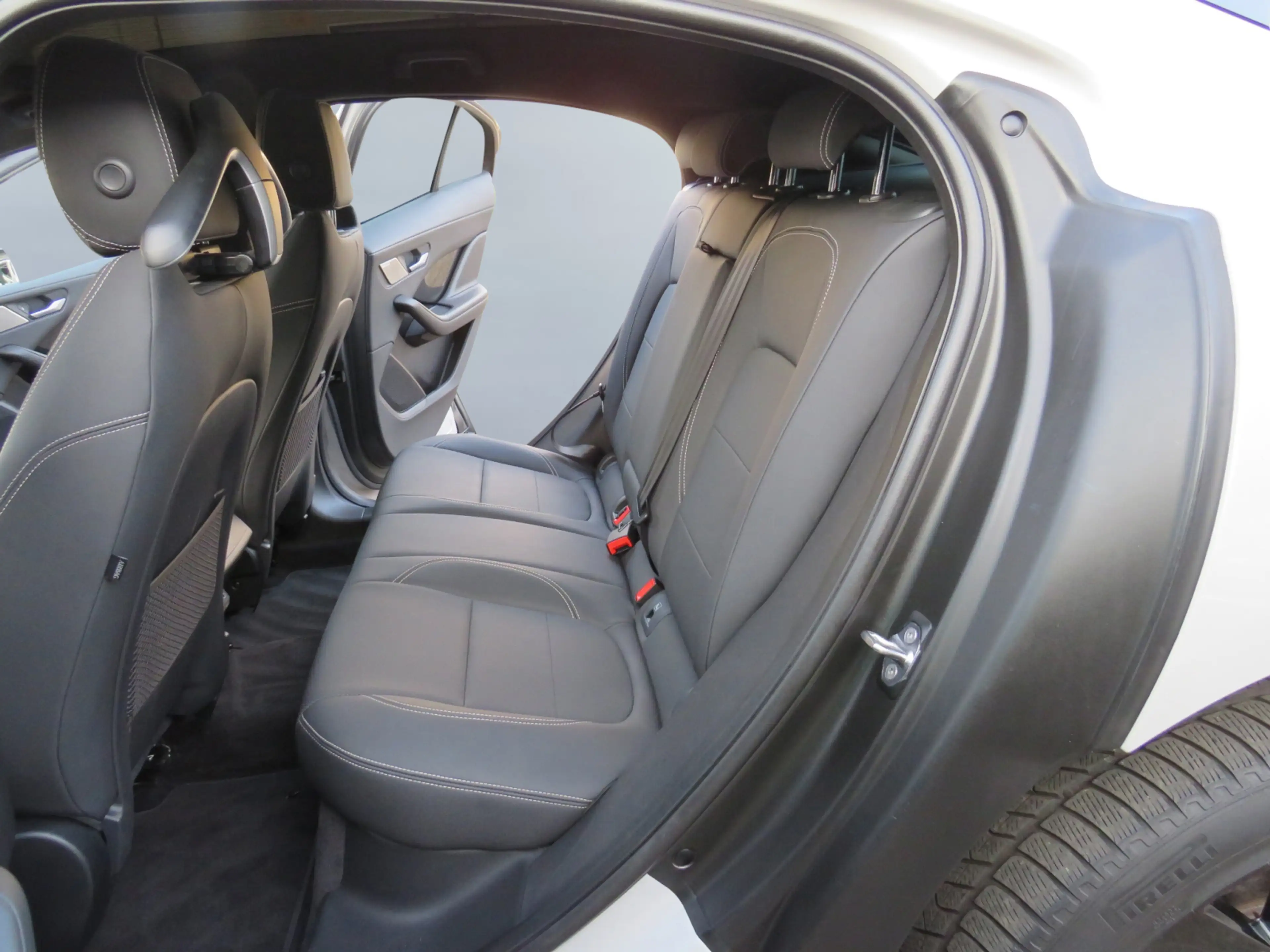 Jaguar I-Pace EV320 S Business Pack 90 kWh — photo 15