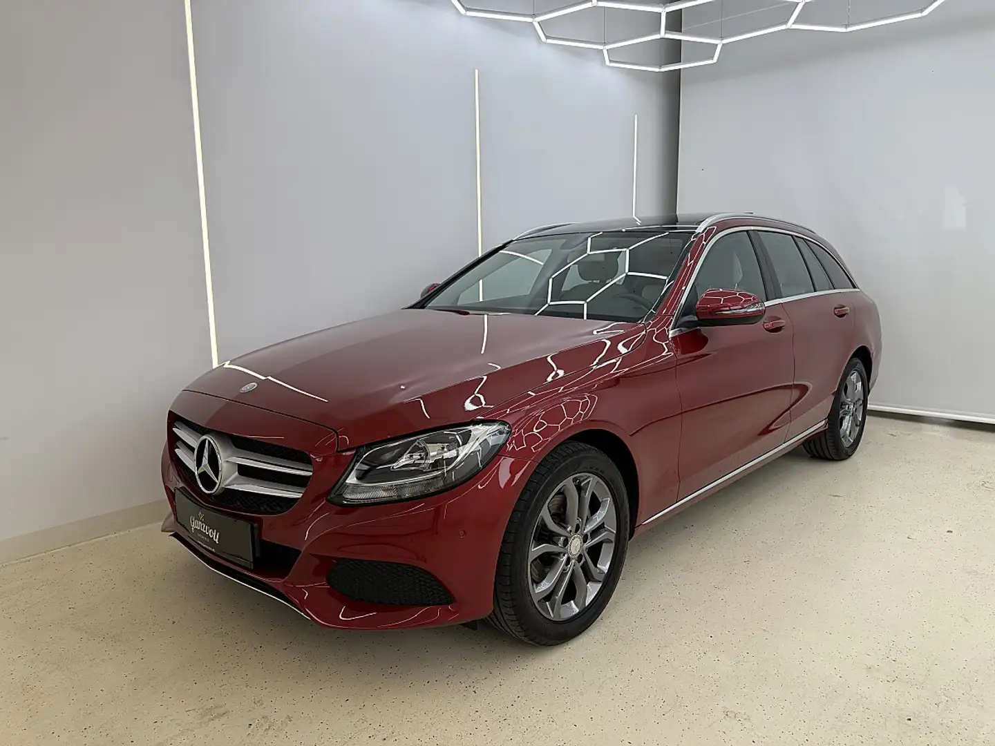 Mercedes-Benz C 180 C180d Avantgarde *PANO*NAVI*AHK*HISTORIE* Rot - 1