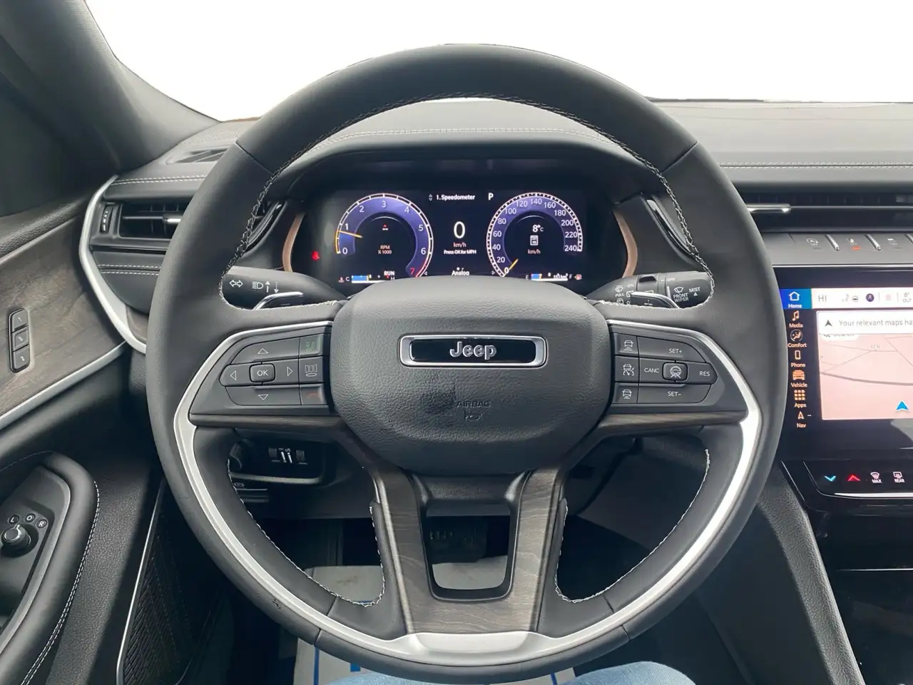 Jeep Grand Cherokee снимка Jeep Grand Cherokee