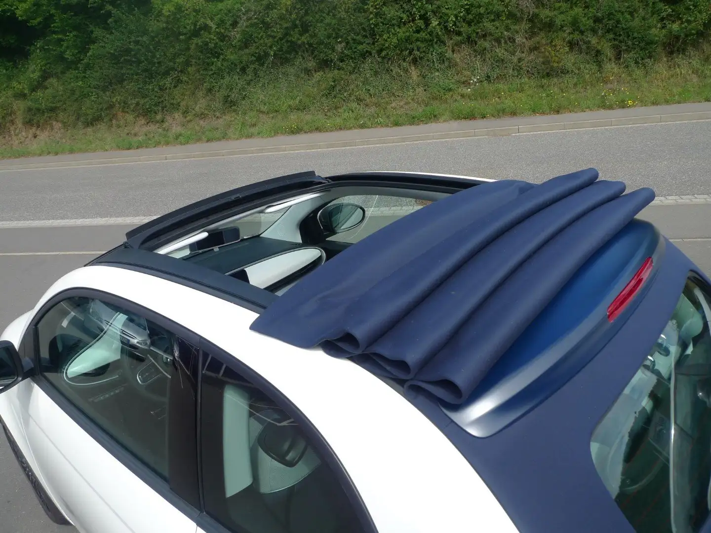 Fiat 500e Cabrio Icon 17"ALU 42 kwh KOMFORT-PARK-WINTER-Pak. Weiß - 2