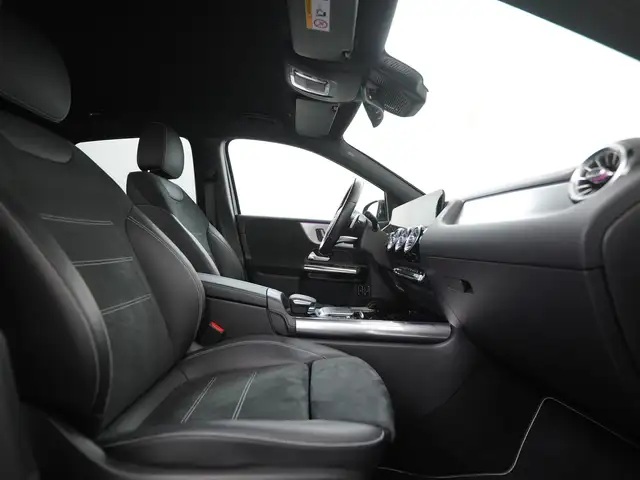 Mercedes-Benz B-Class view 3
