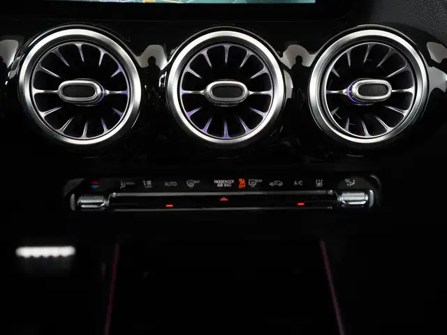 Mercedes-Benz B-Class view 12