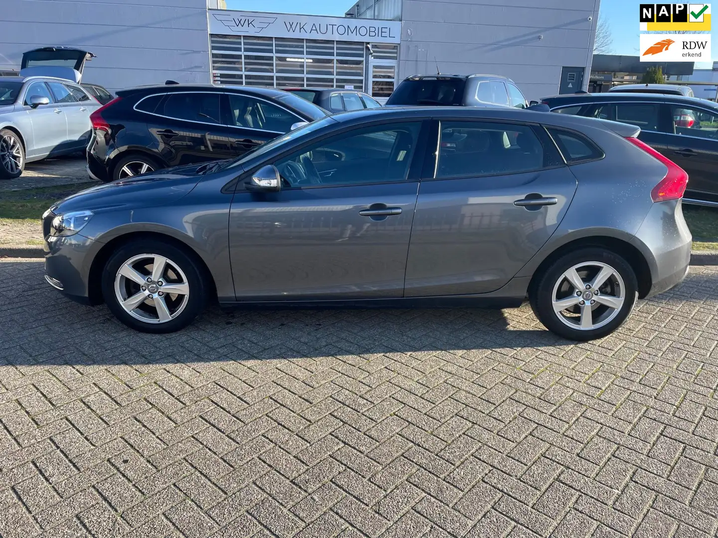 Volvo V40 1.6 D2 Kinetic Garantie Gris - 1