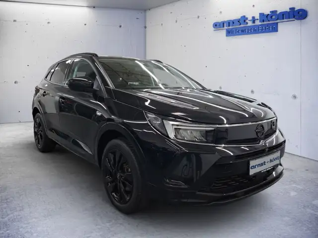 Opel Grandland view 2