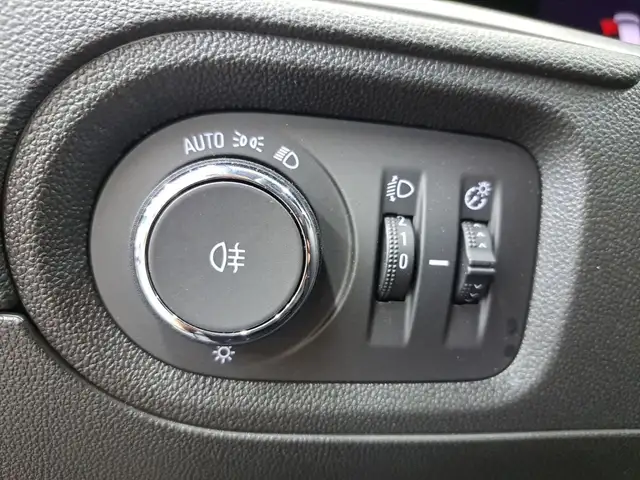 Opel Grandland view 9