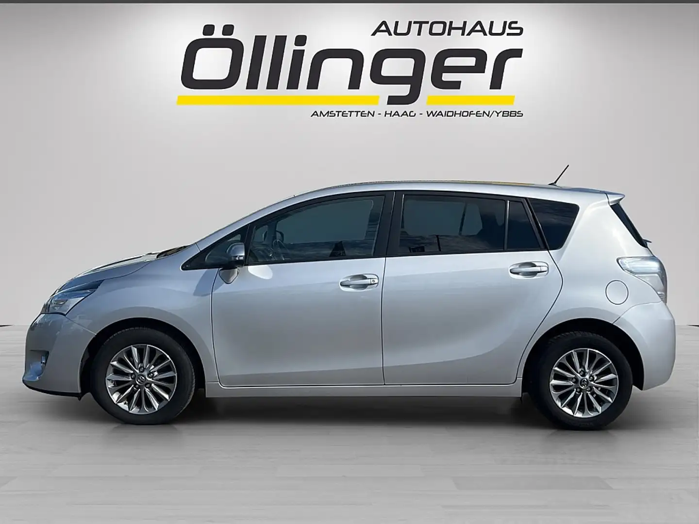 Toyota Verso 1,6 D-4D Edition 45 Grau - 2