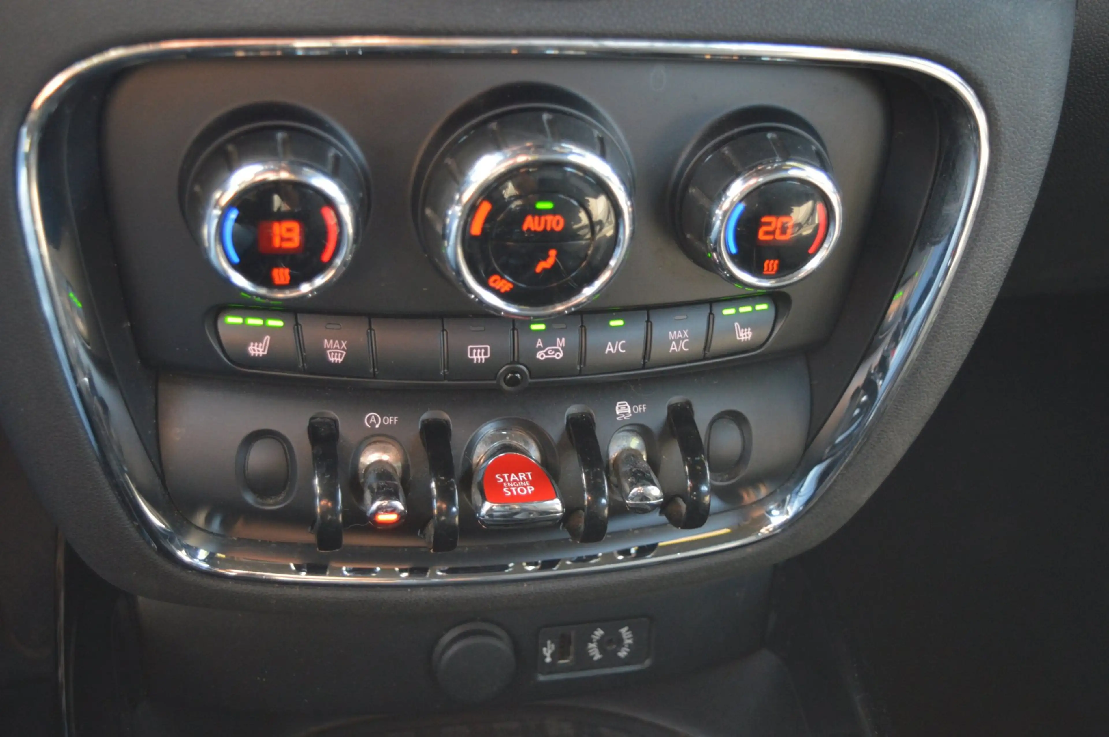 MINI Cooper Clubman 1.5 Chili Serious Business Volledig onderhoud aanw — photo 13