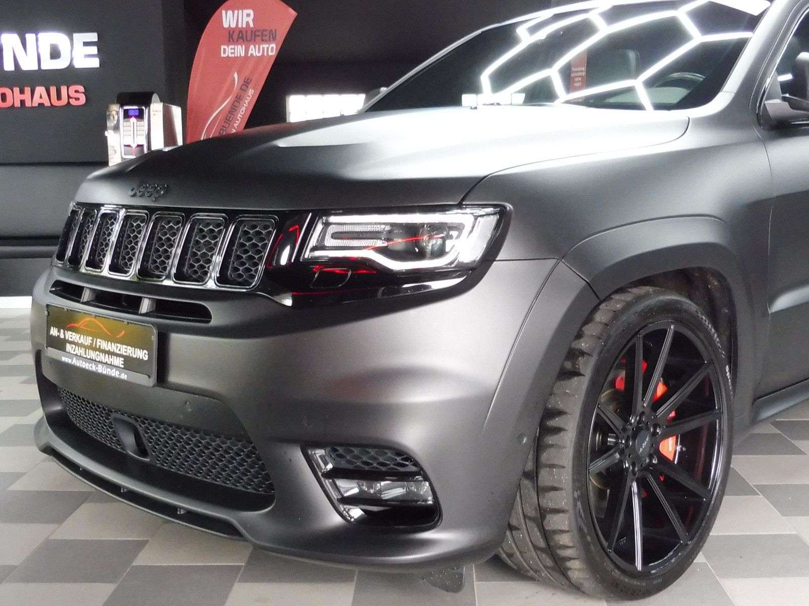 Second hand Jeep Grand Cherokee 6.4 SRT8
