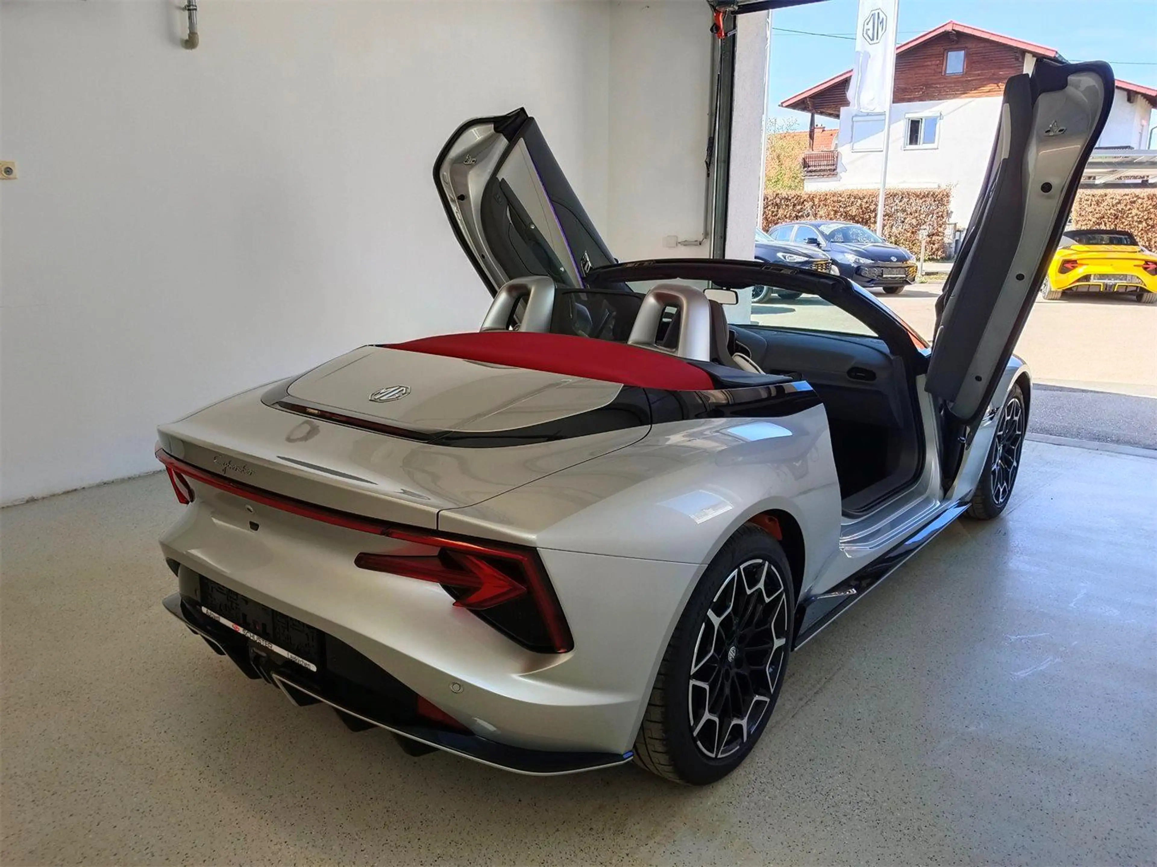 MG Cyberster Trophy Stoff Grau/Schwarz + Rotes Dach — photo 11