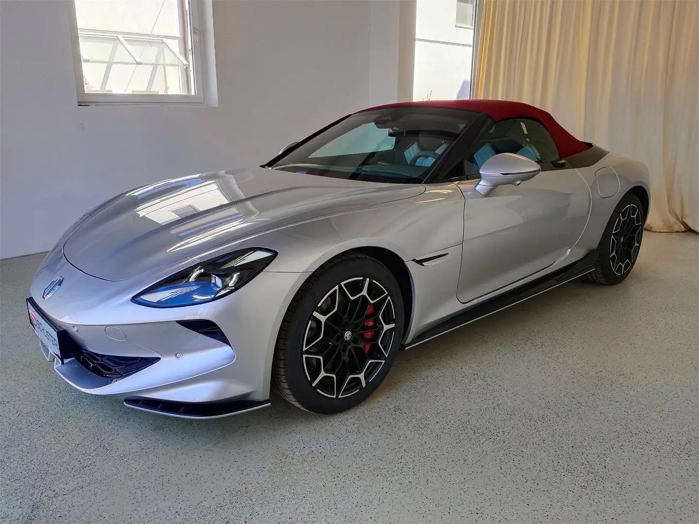 MG Cyberster Trophy Stoff Grau/Schwarz + Rotes Dach Silber - 2