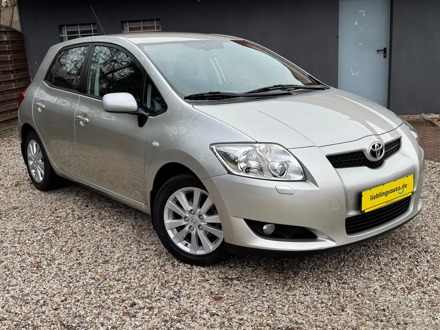 Toyota Auris 1.6 Executive Klimaautomatik TÜV 12/27 Plateado - 2