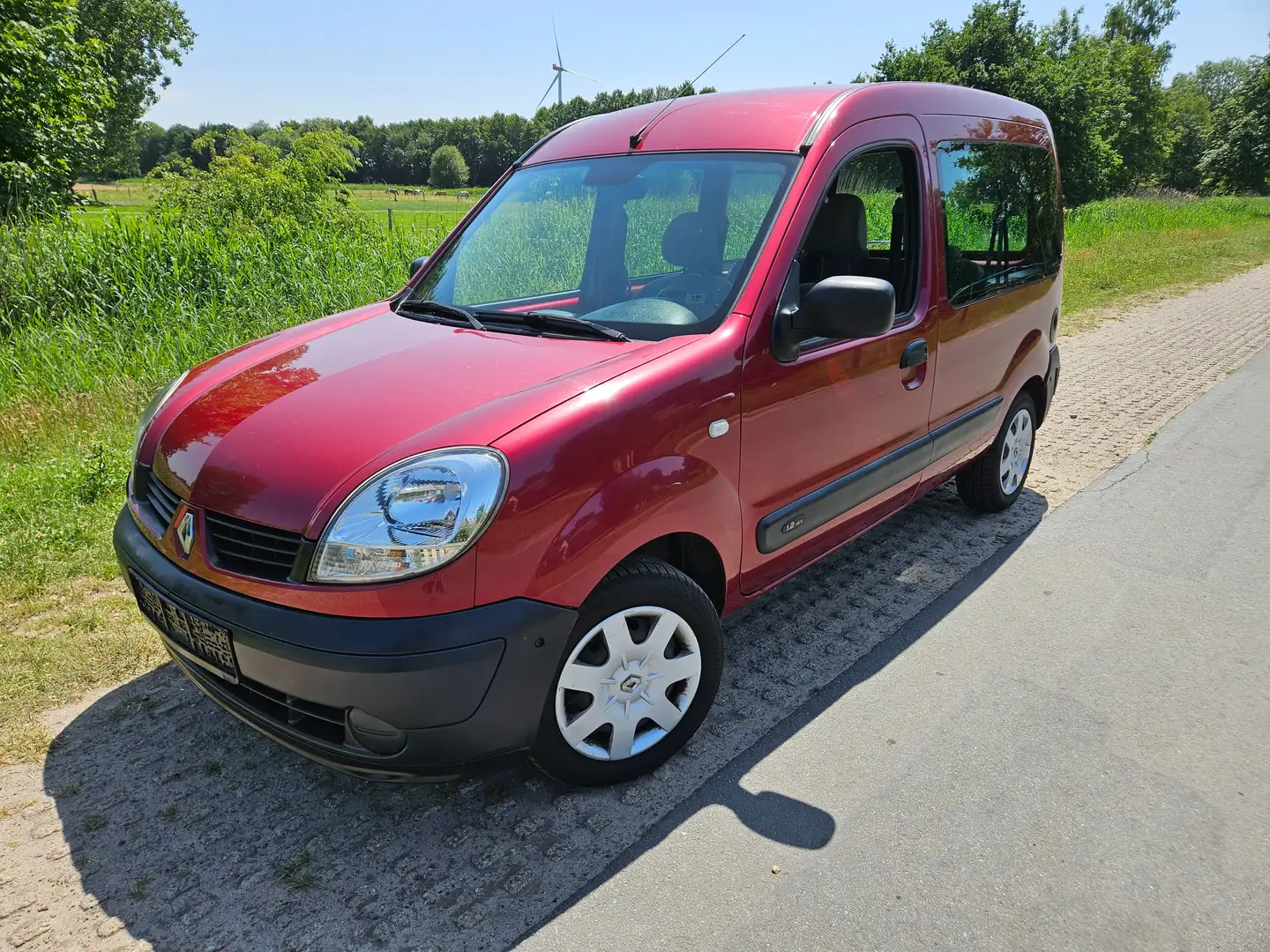 Renault Kangoo 1.2 16V Authentique TÜV neu, AHK! Sauber! Rot - 1