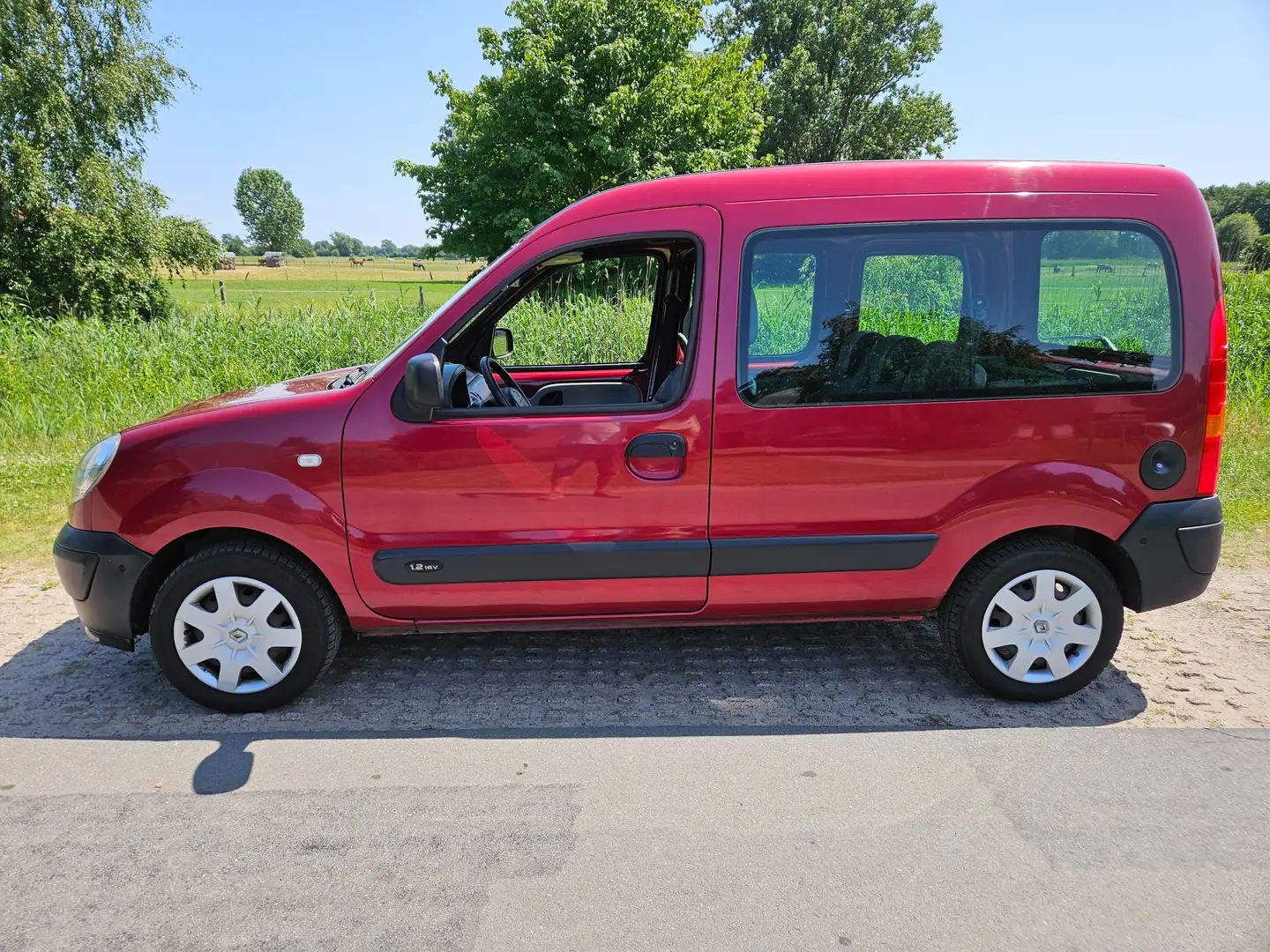 Renault Kangoo 1.2 16V Authentique TÜV neu, AHK! Sauber! Rot - 2