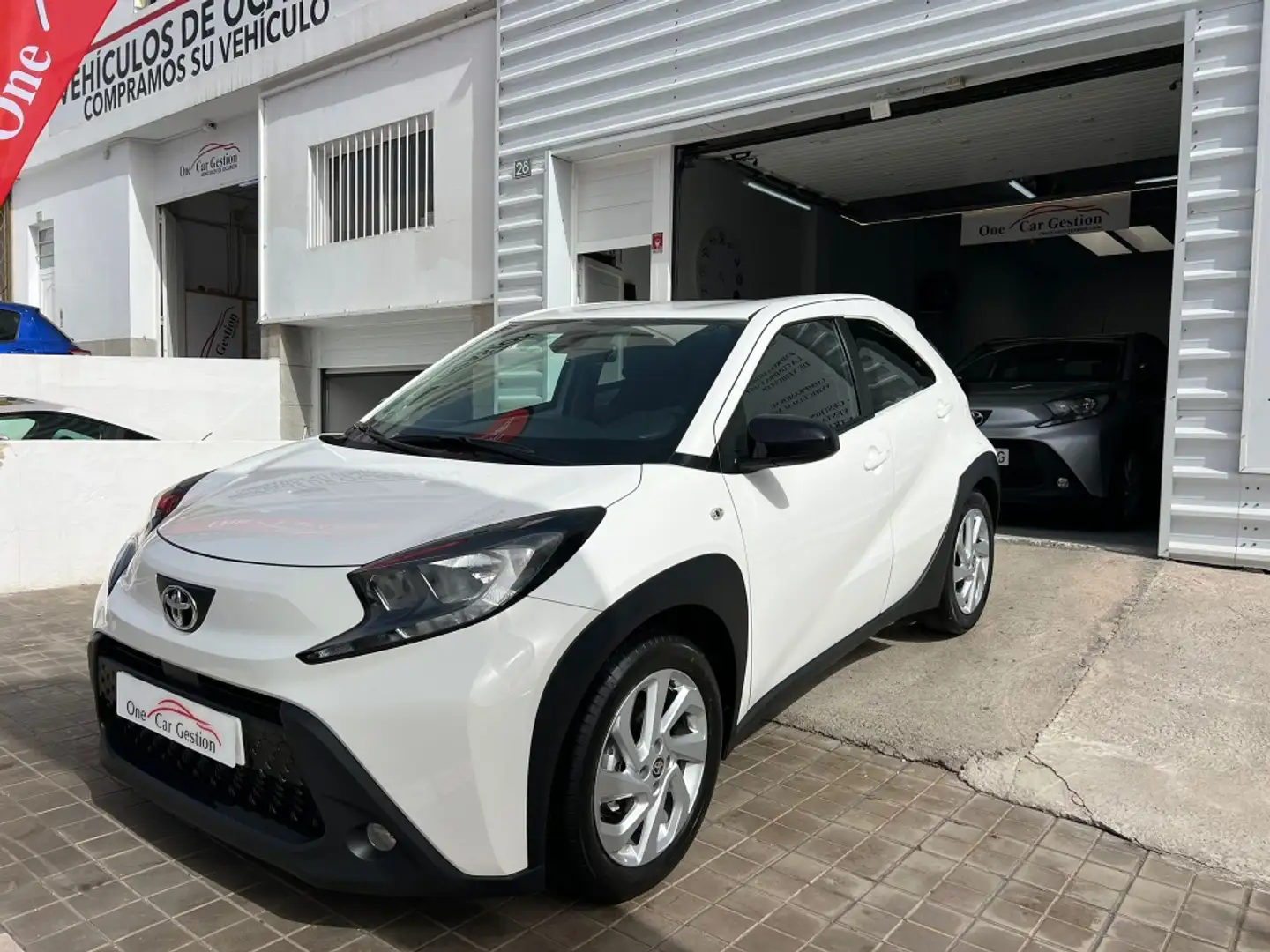 Toyota Aygo Play Blanco - 1