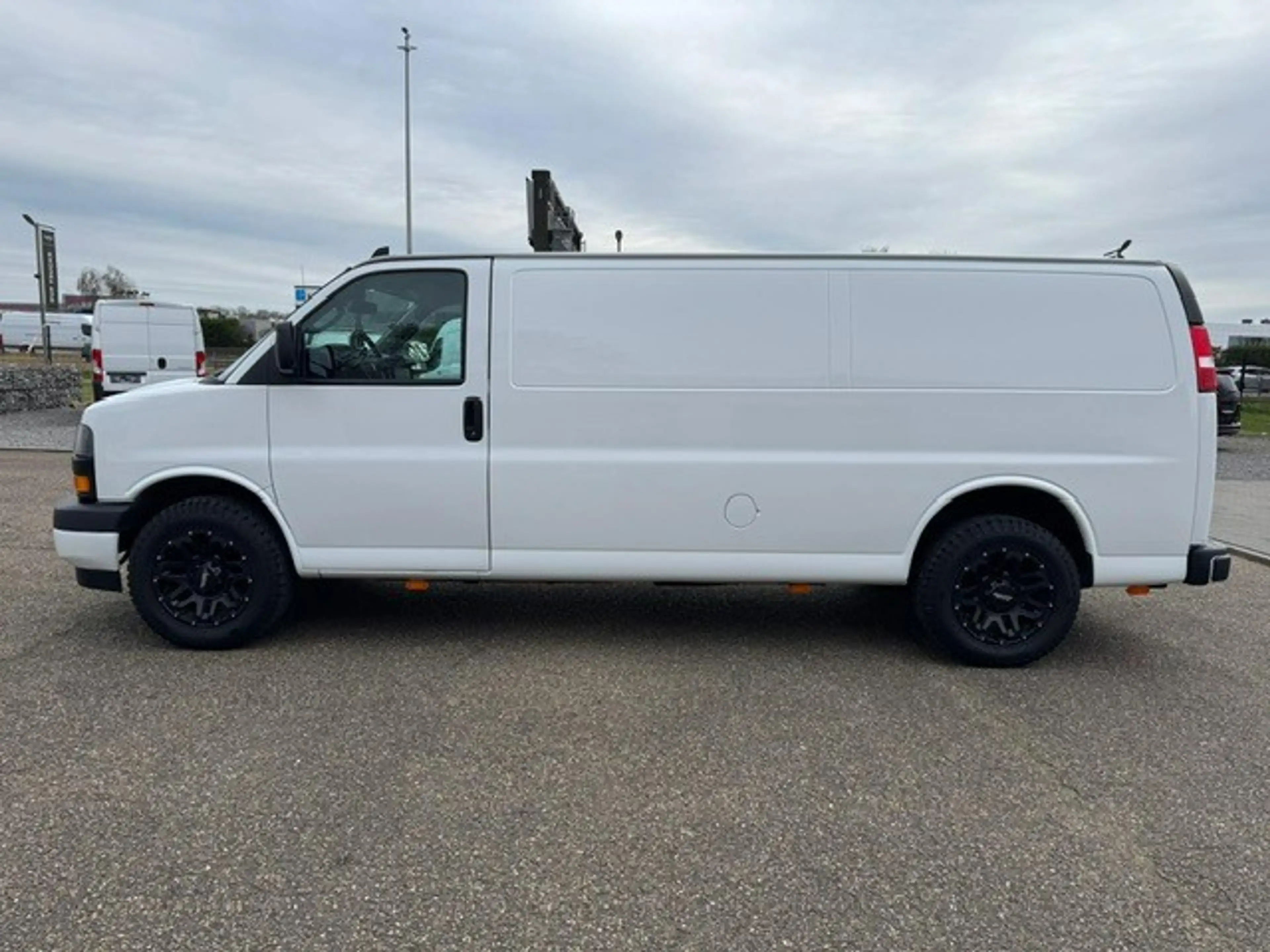 Chevrolet Express Lichte vracht — photo 3