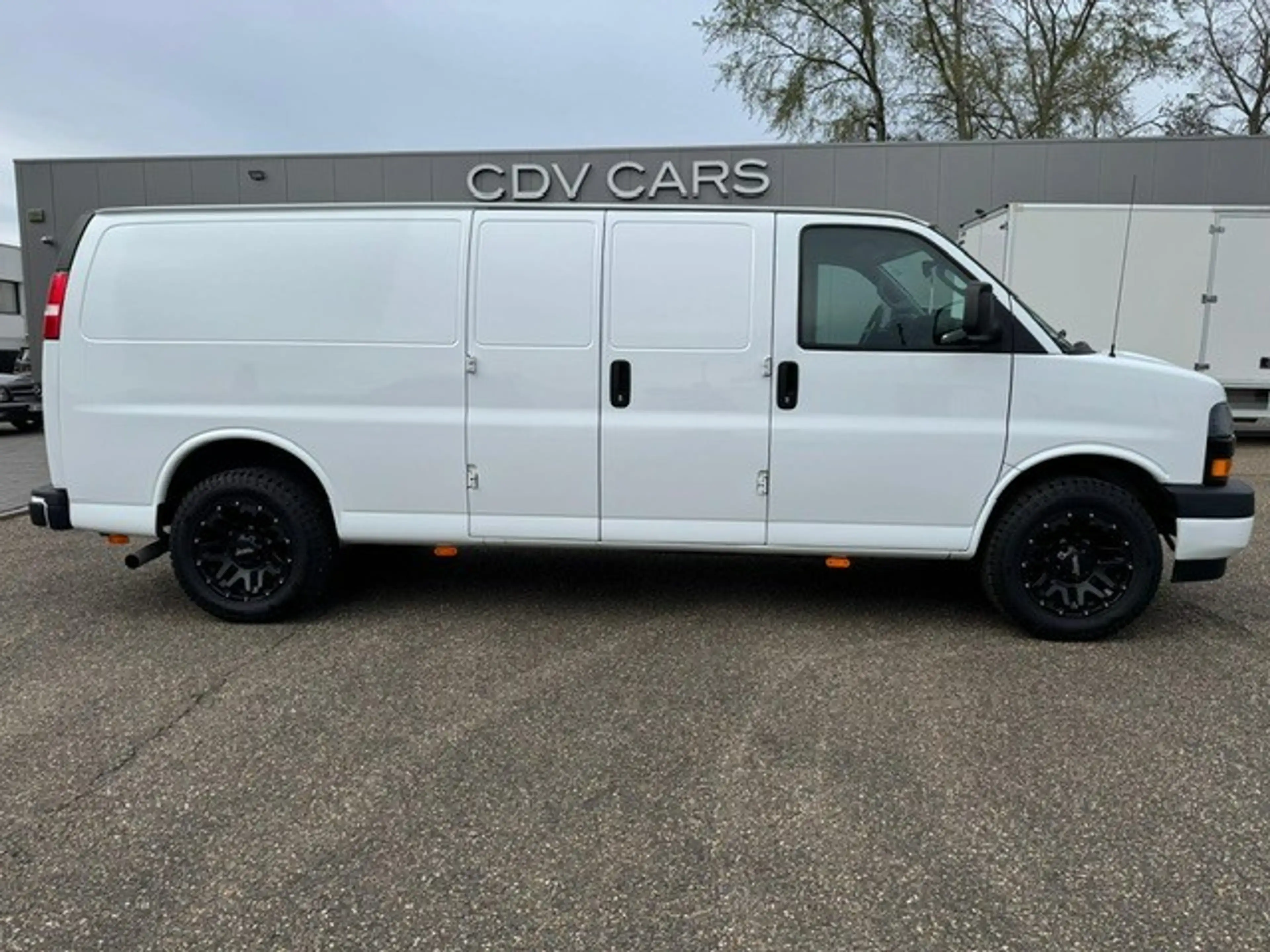 Chevrolet Express Lichte vracht — photo 5