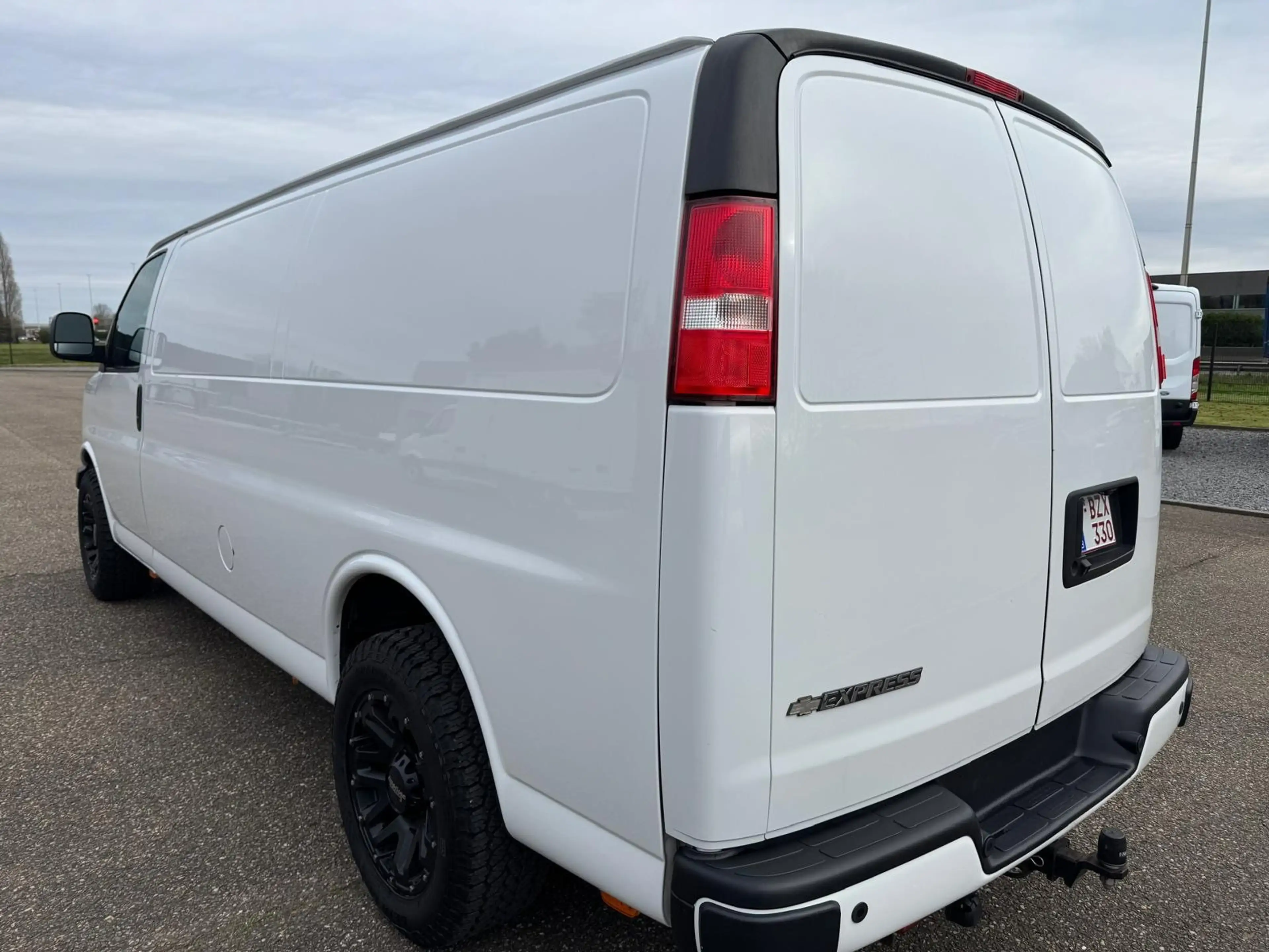 Chevrolet Express Lichte vracht — photo 7
