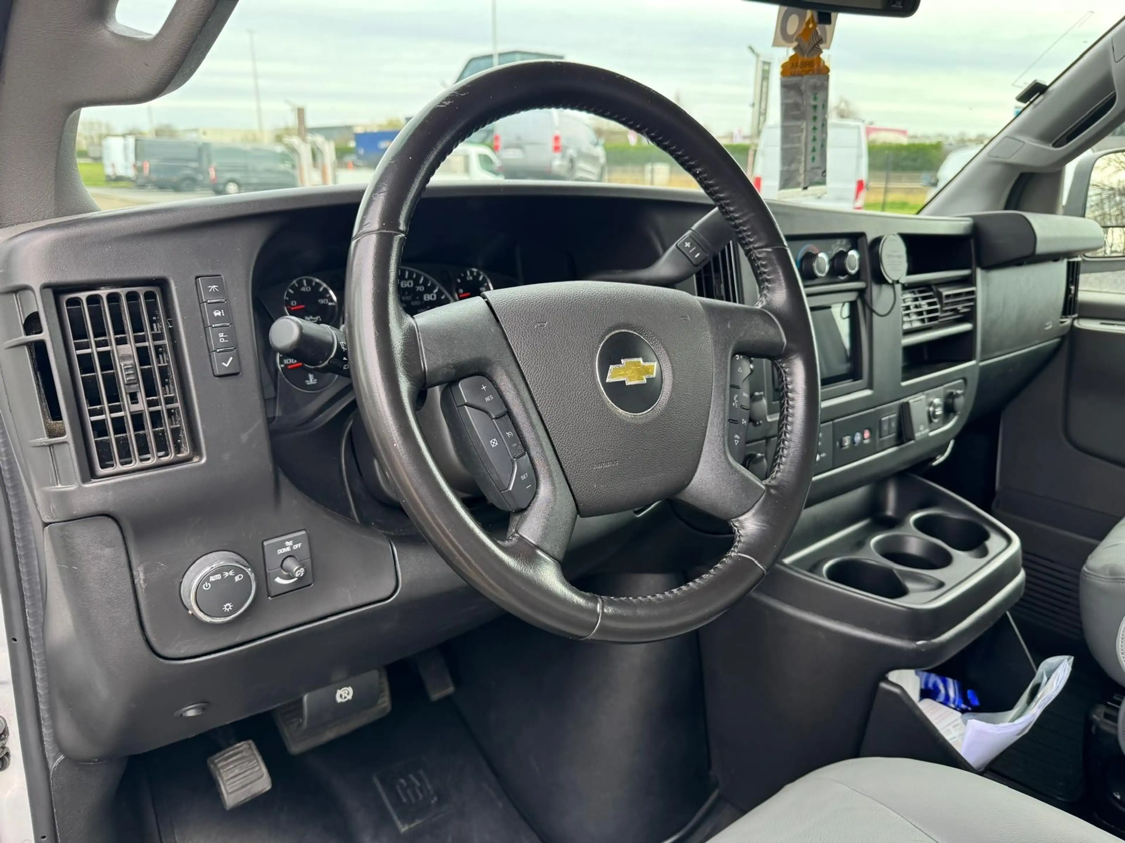 Chevrolet Express Lichte vracht — photo 8