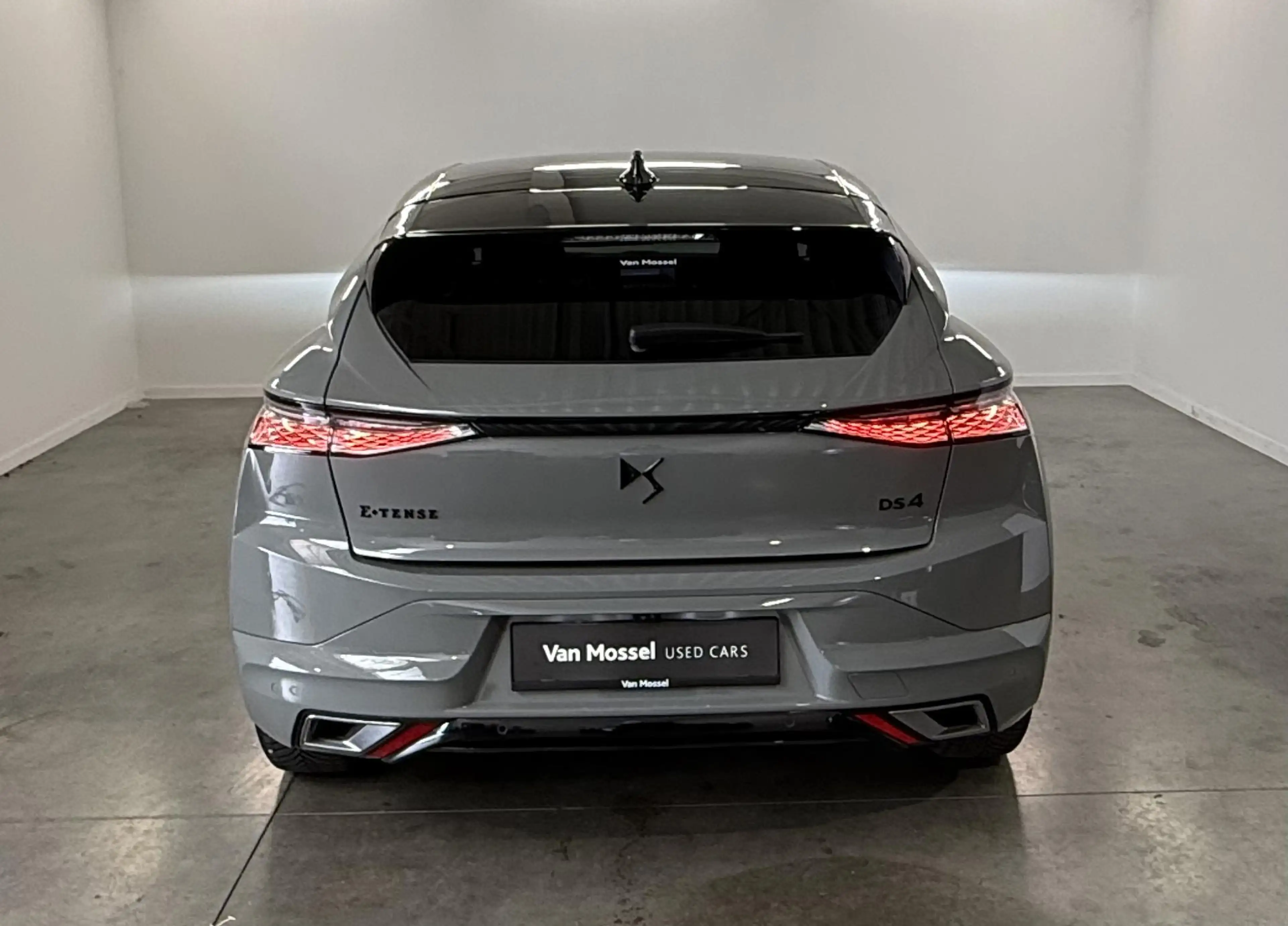 DS Automobiles DS 4 E-TENSE Performance Line E-TENSE 225 — photo 8