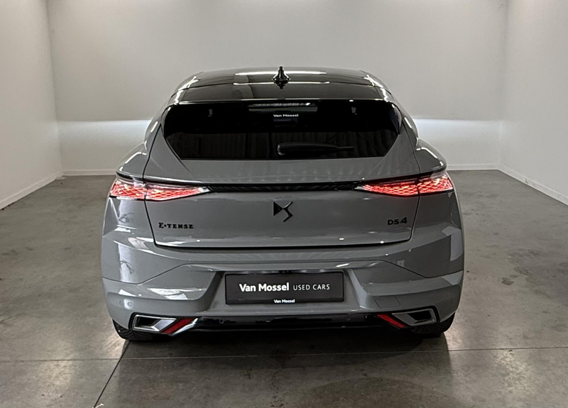 DS Automobiles DS 4 E-TENSE Performance Line E-TENSE 225 — photo 8