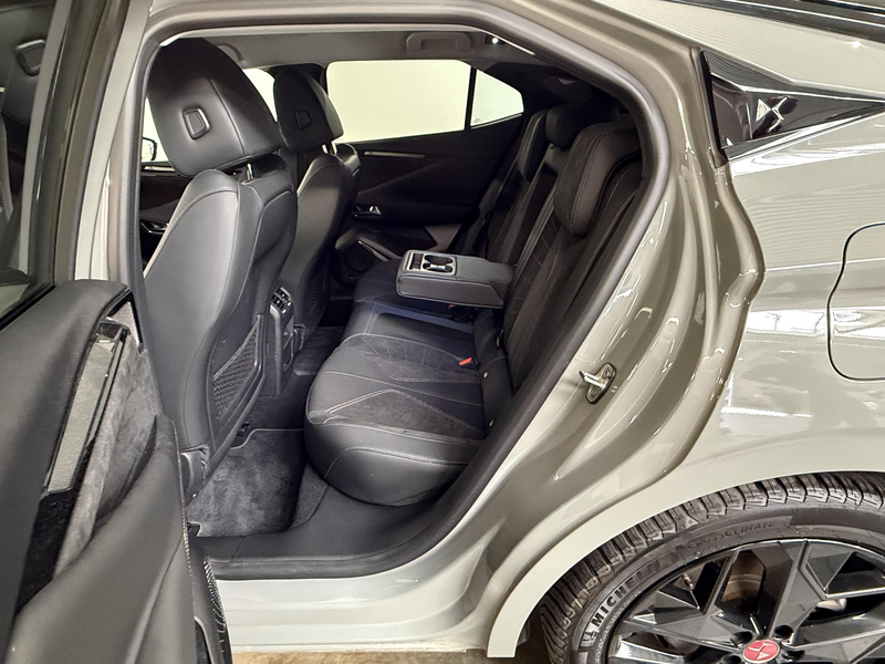 DS Automobiles DS 4 E-TENSE Performance Line E-TENSE 225 — photo 14