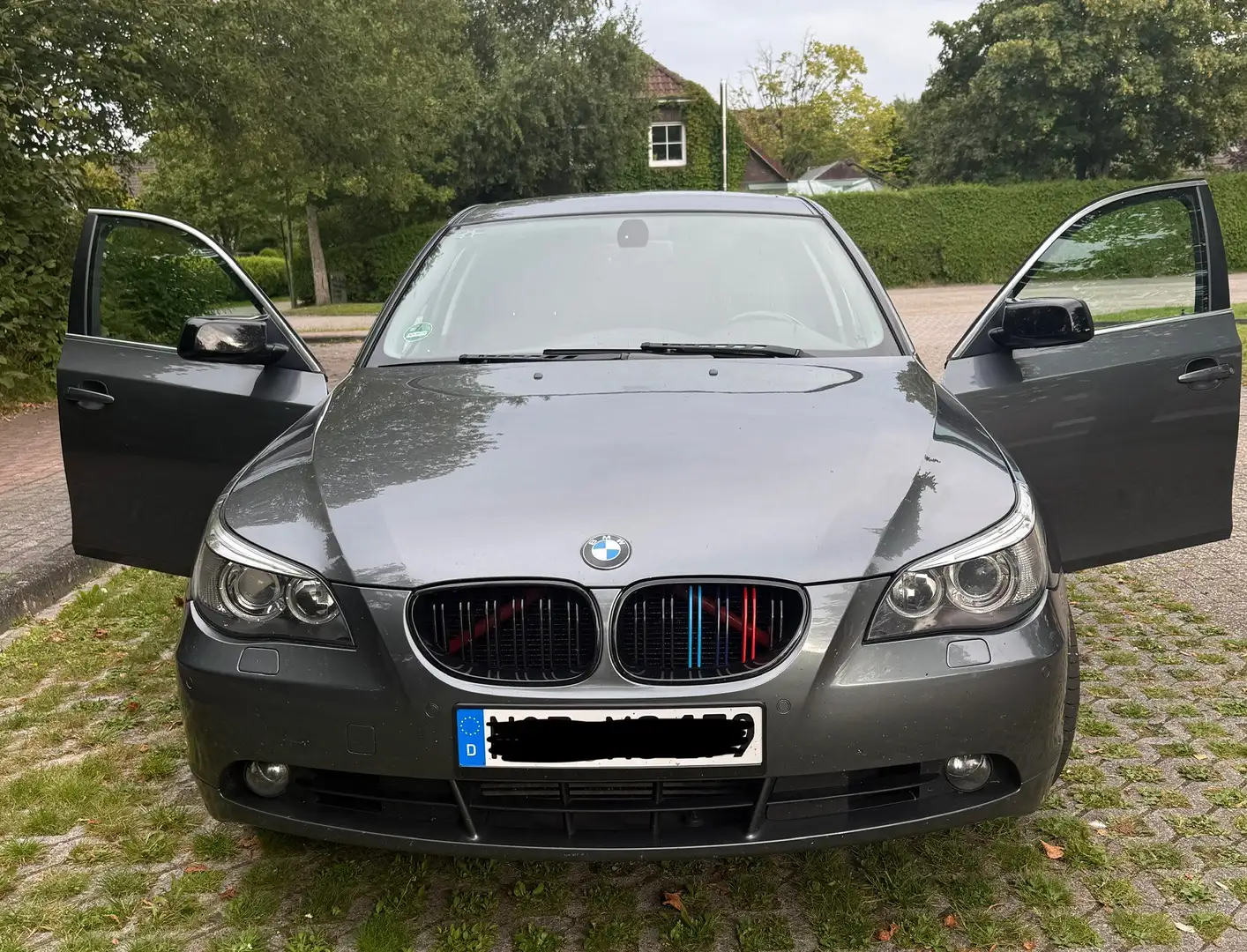 BMW 525 525d Сірий - 1