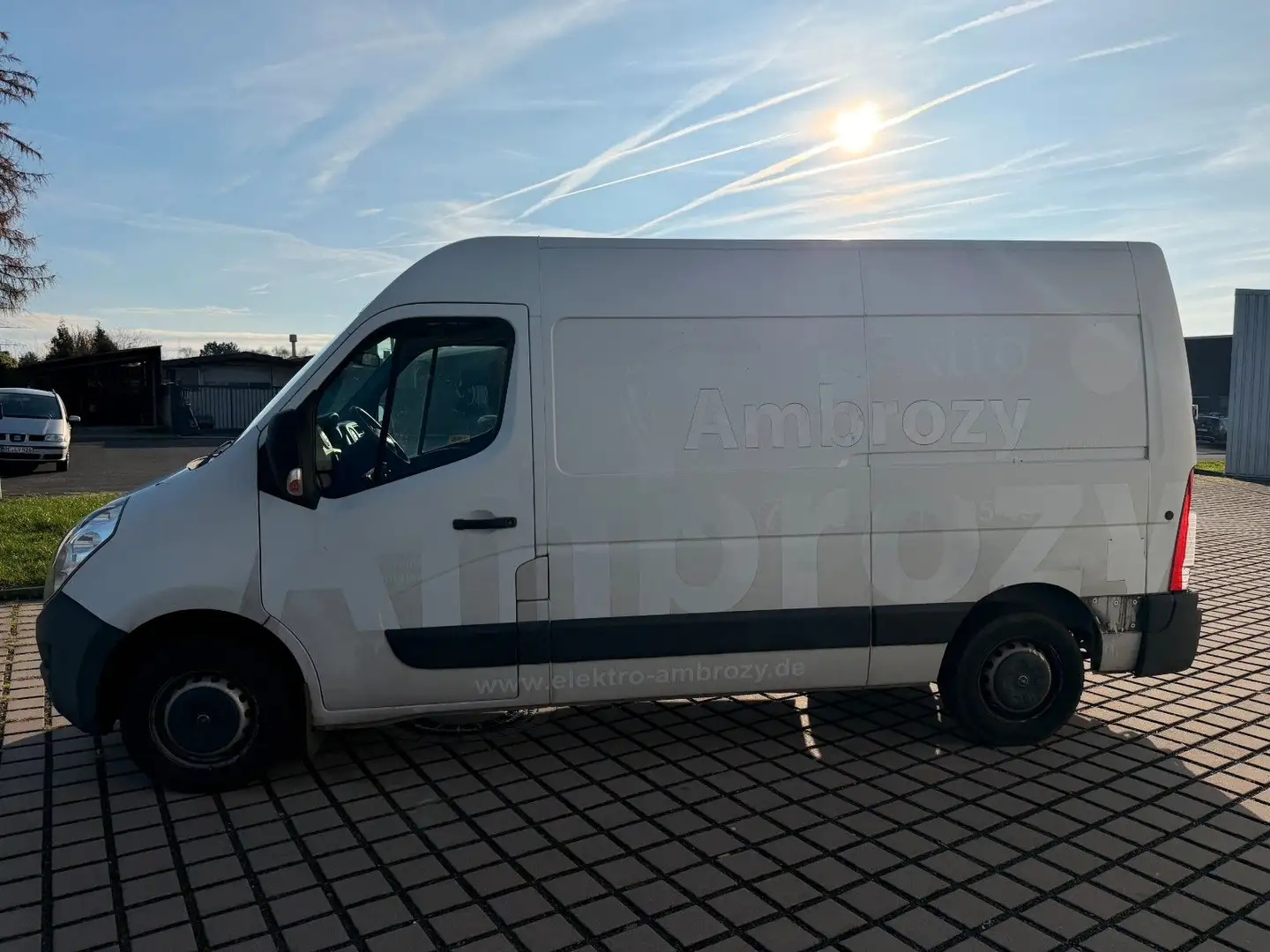 Opel Movano B Kasten/Kombi HKa L2H2 3,5t Weiß - 2